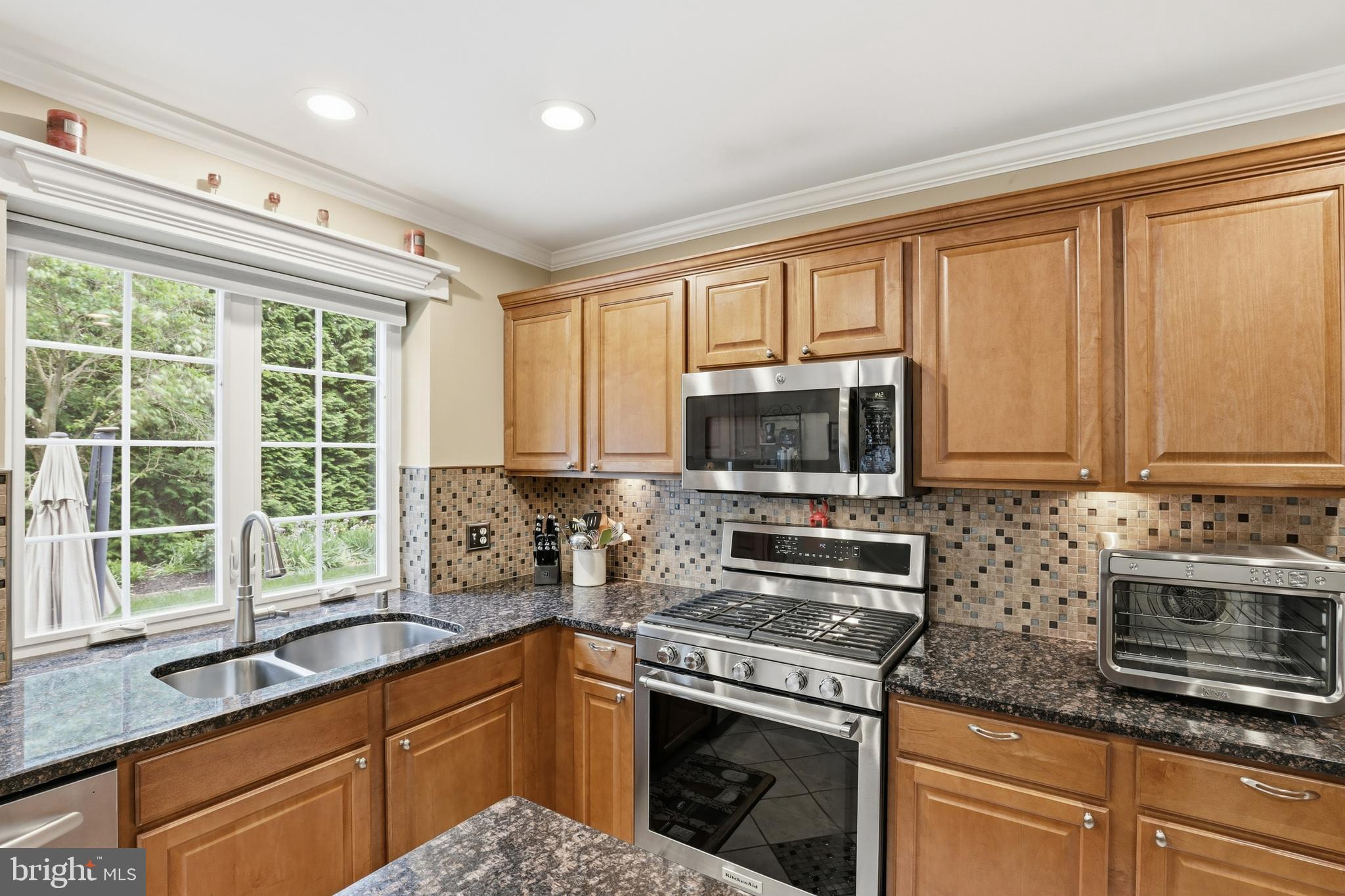 27 E MINGLEWOOD DRIVE
