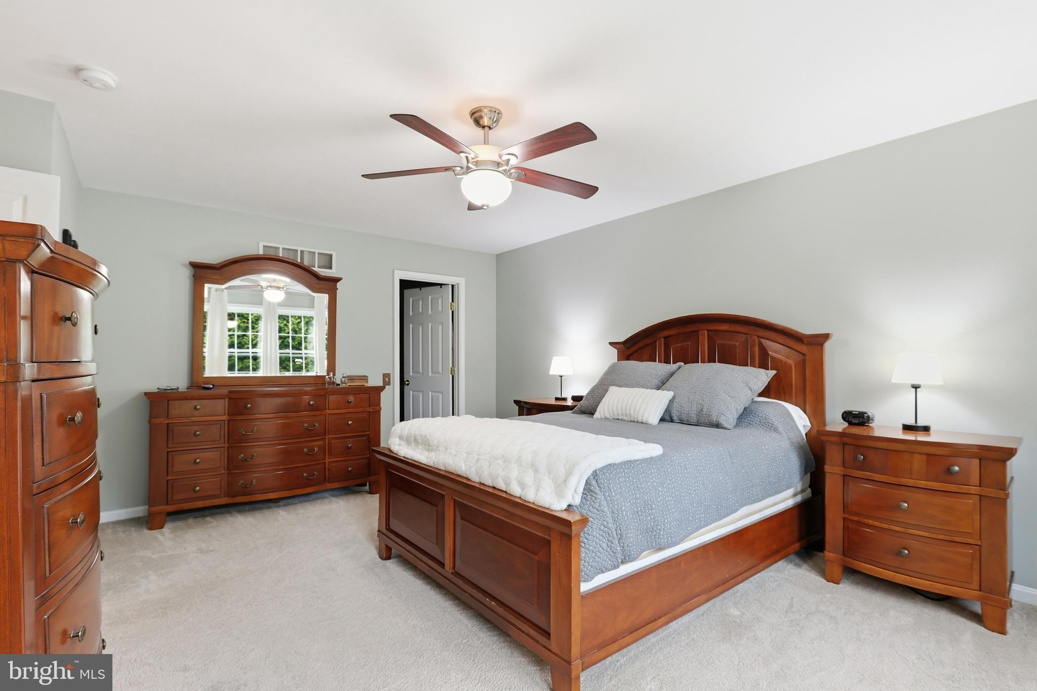 27 E MINGLEWOOD DRIVE