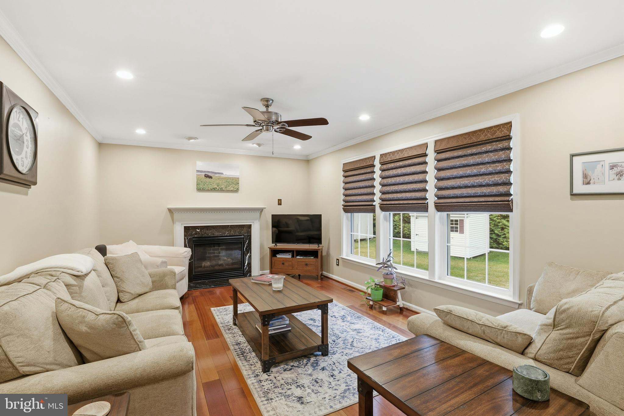 27 E MINGLEWOOD DRIVE