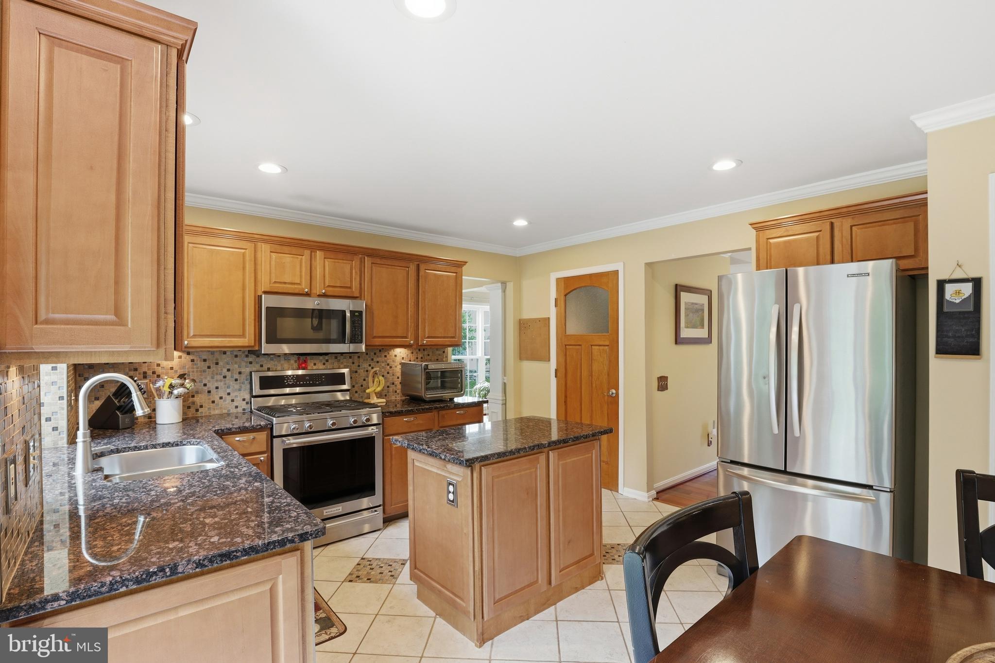 27 E MINGLEWOOD DRIVE