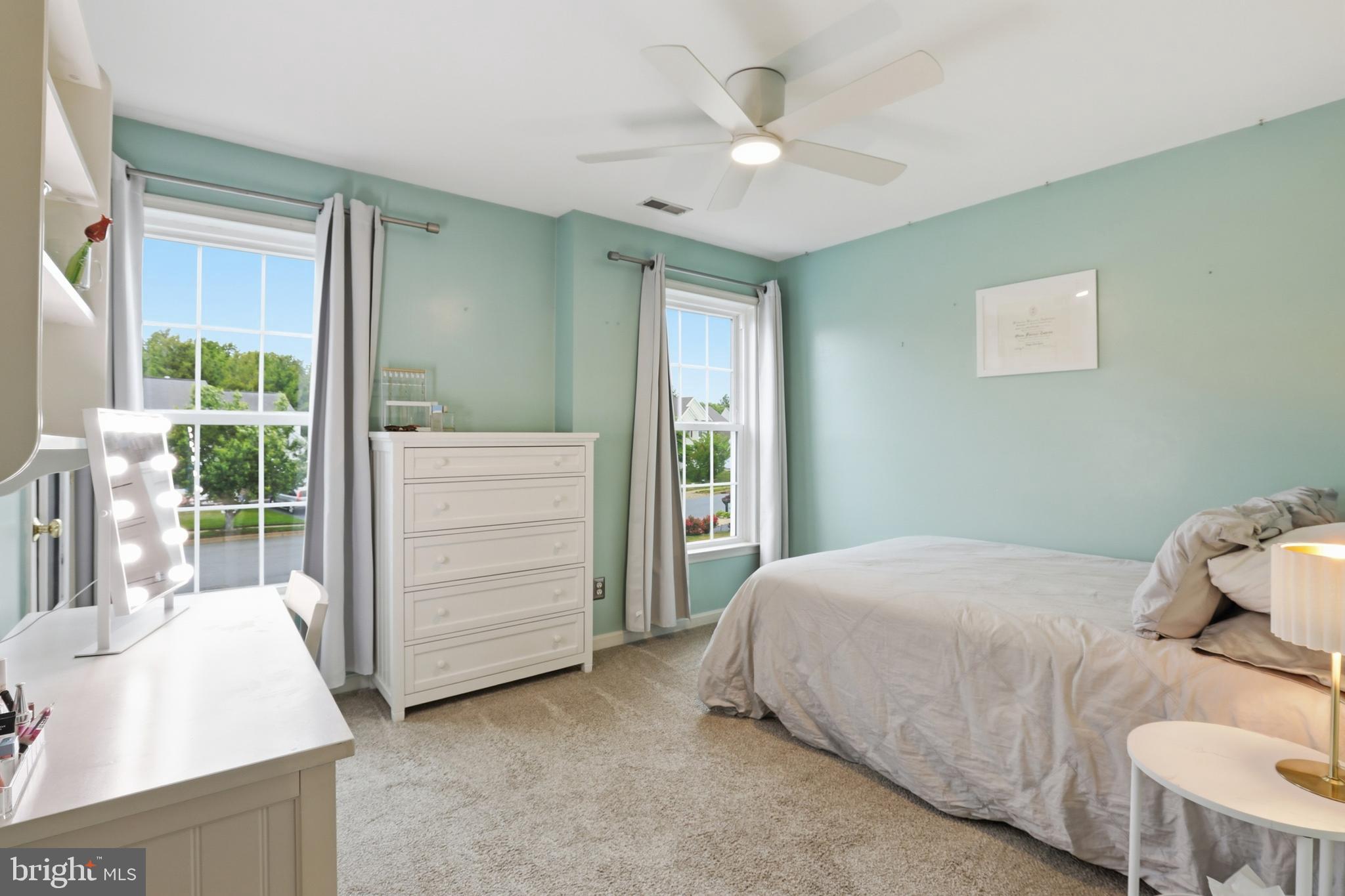 27 E MINGLEWOOD DRIVE