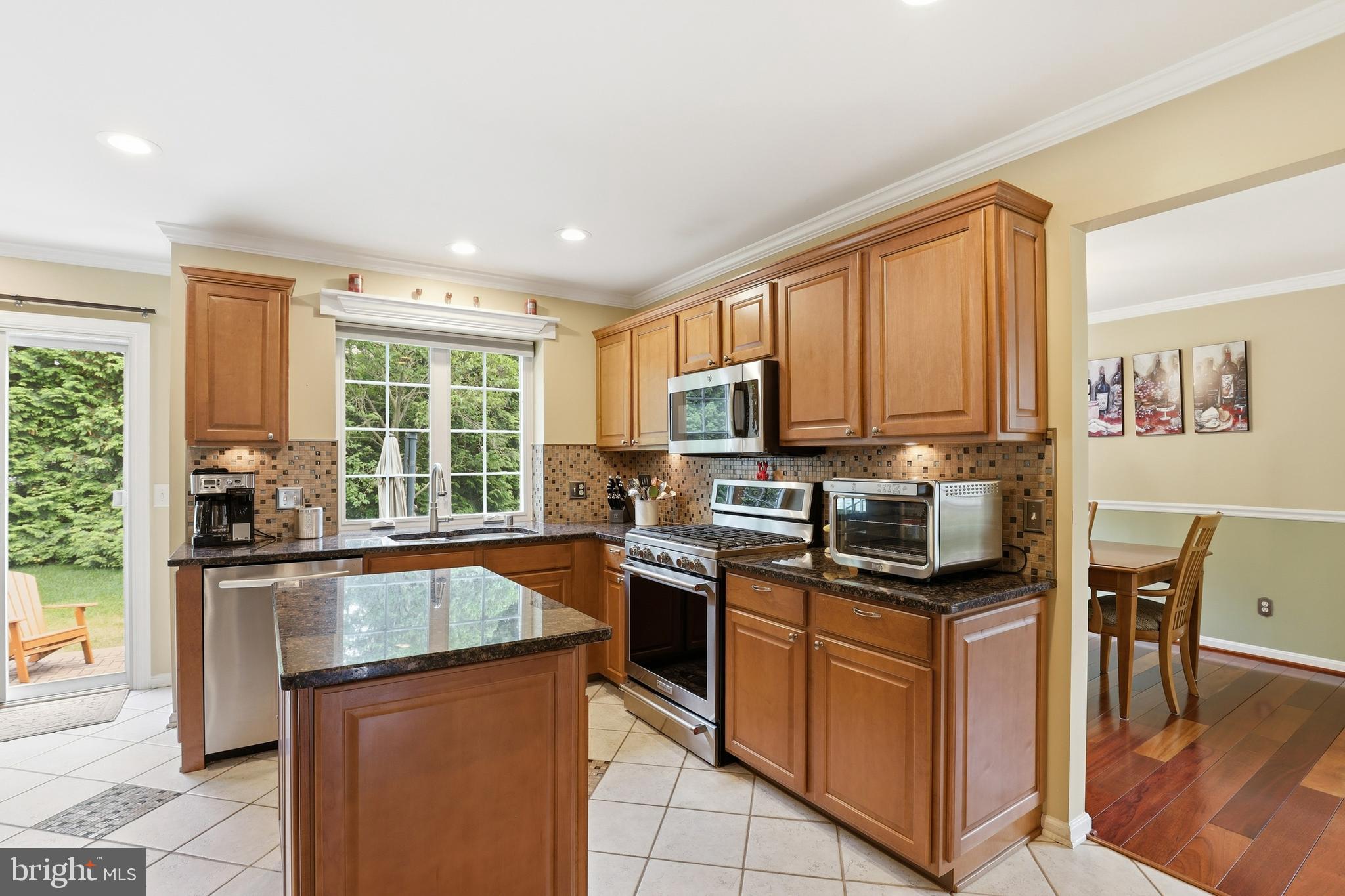 27 E MINGLEWOOD DRIVE