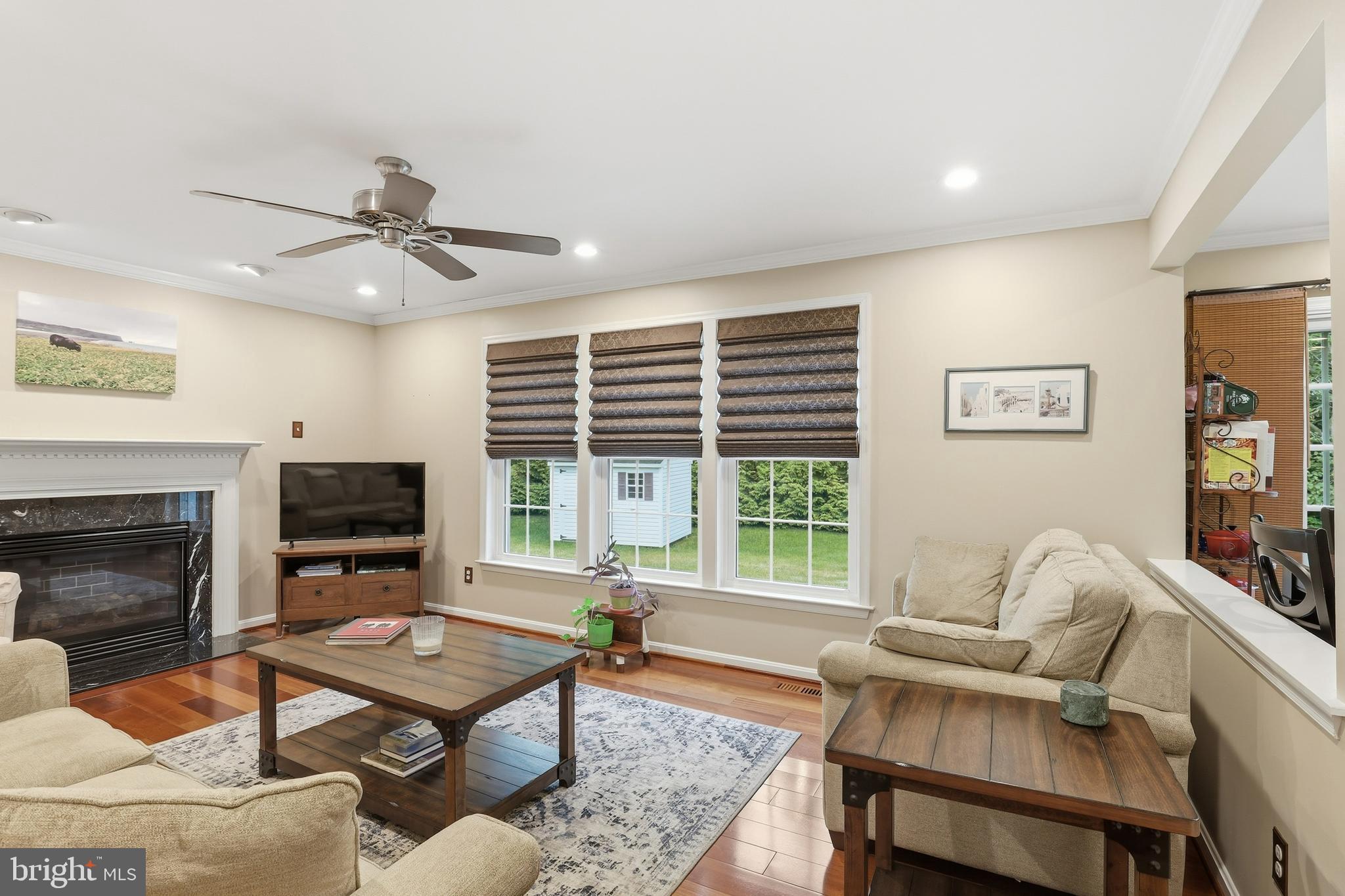 27 E MINGLEWOOD DRIVE