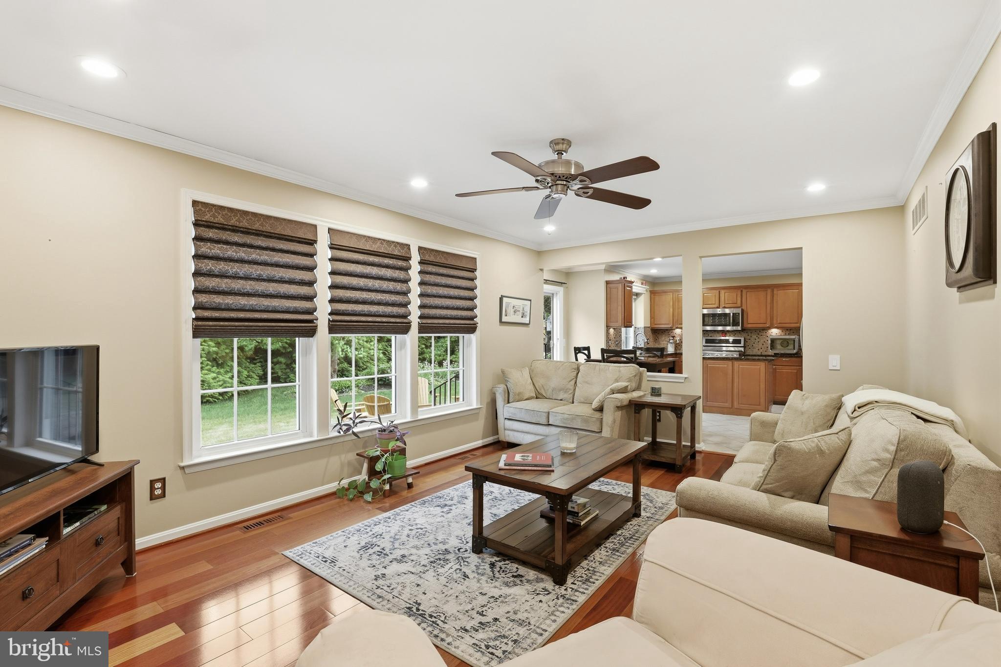 27 E MINGLEWOOD DRIVE