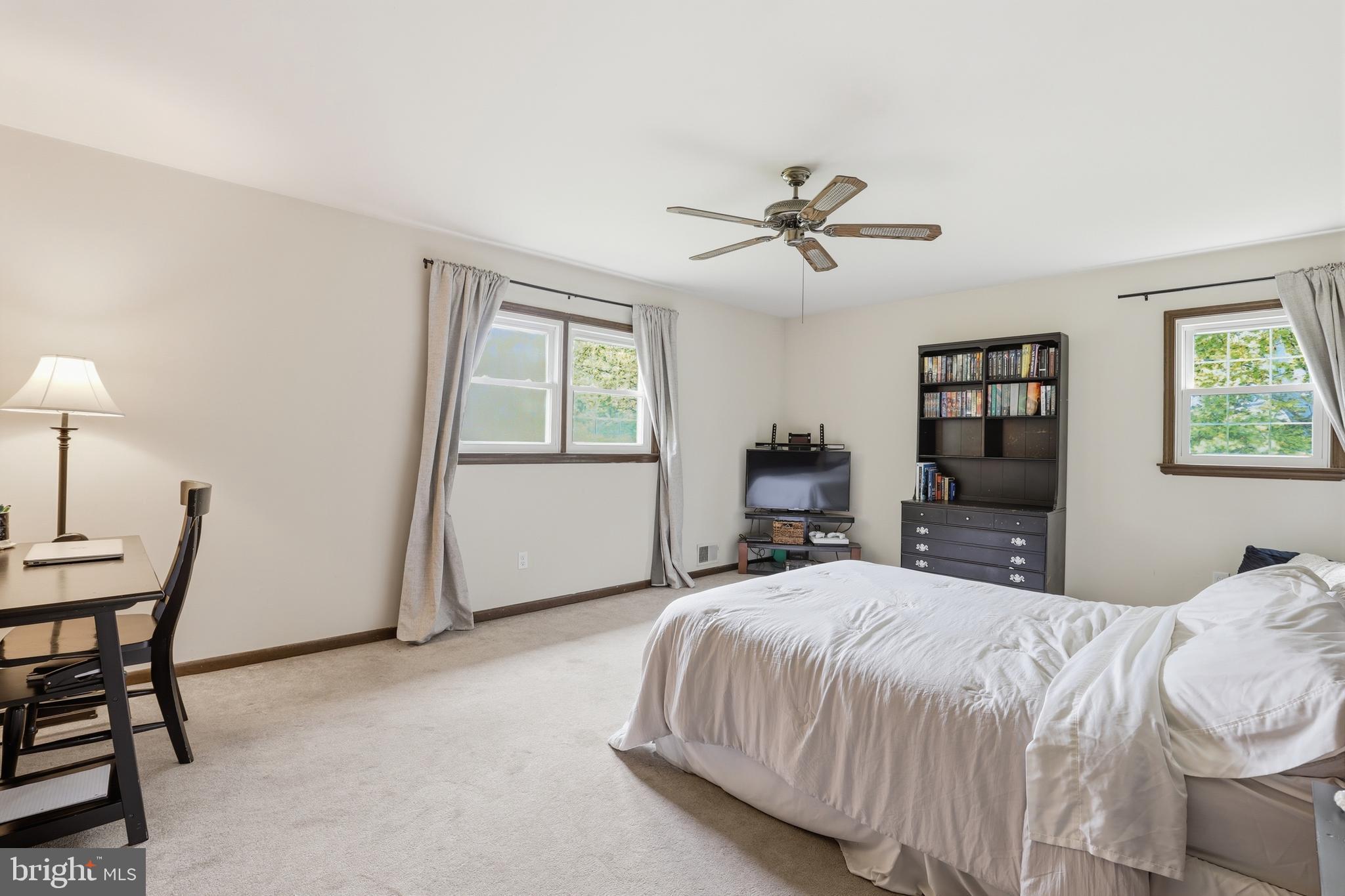 1853 VANDYKE GREENSPRING ROAD