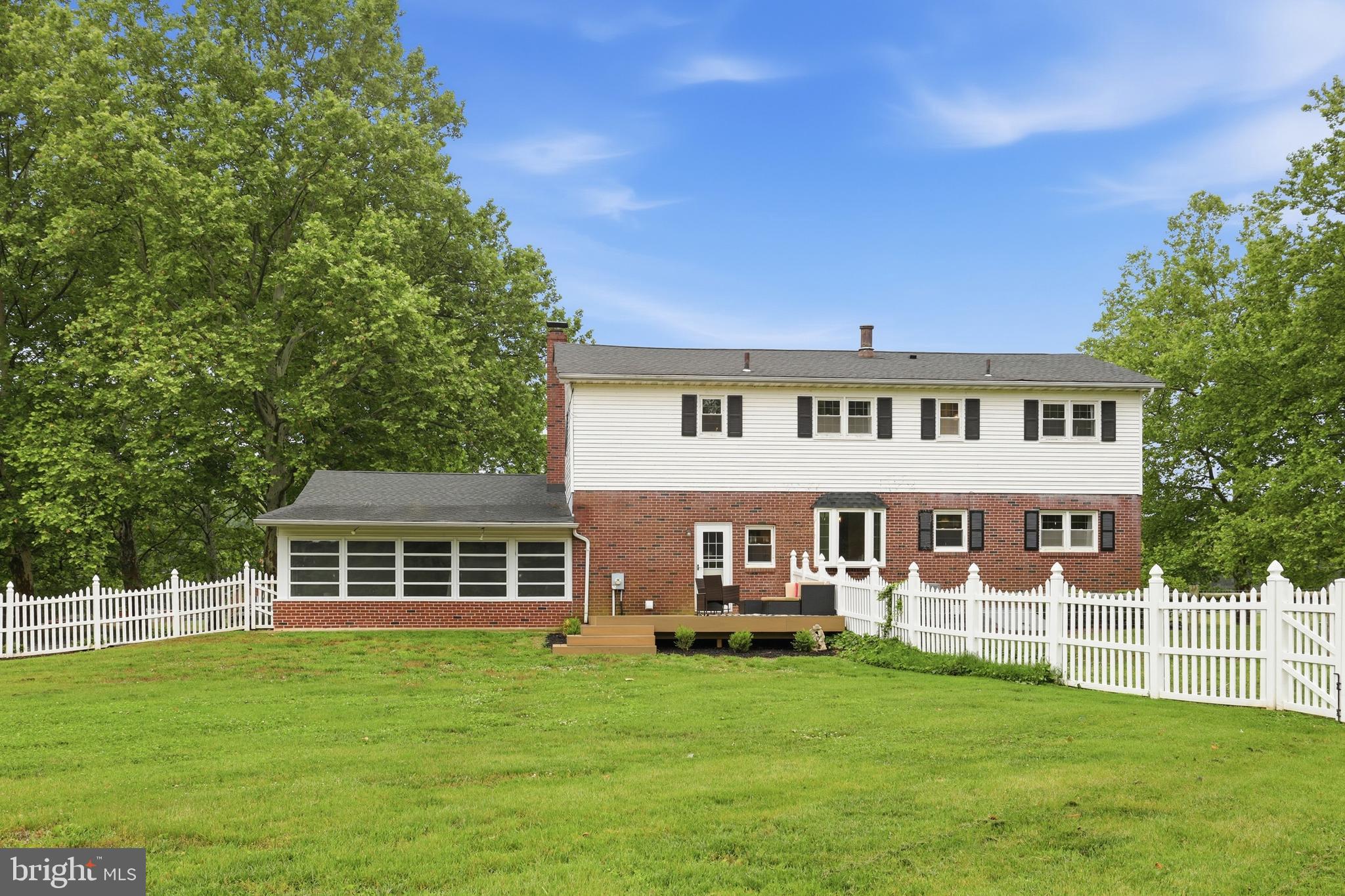 1853 VANDYKE GREENSPRING ROAD