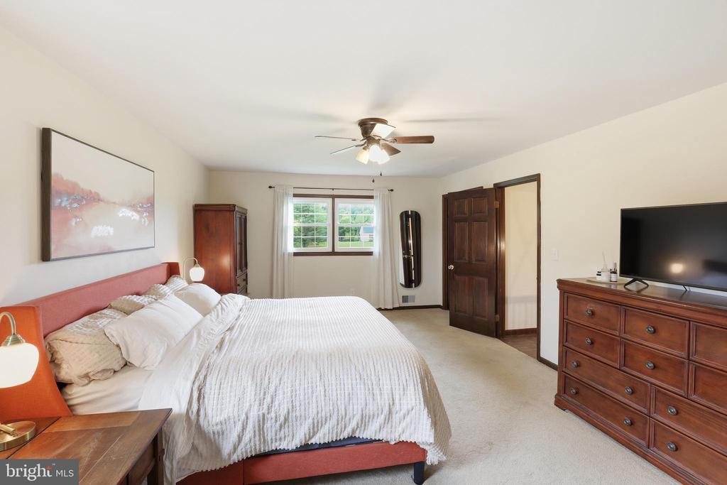 1853 VANDYKE GREENSPRING ROAD