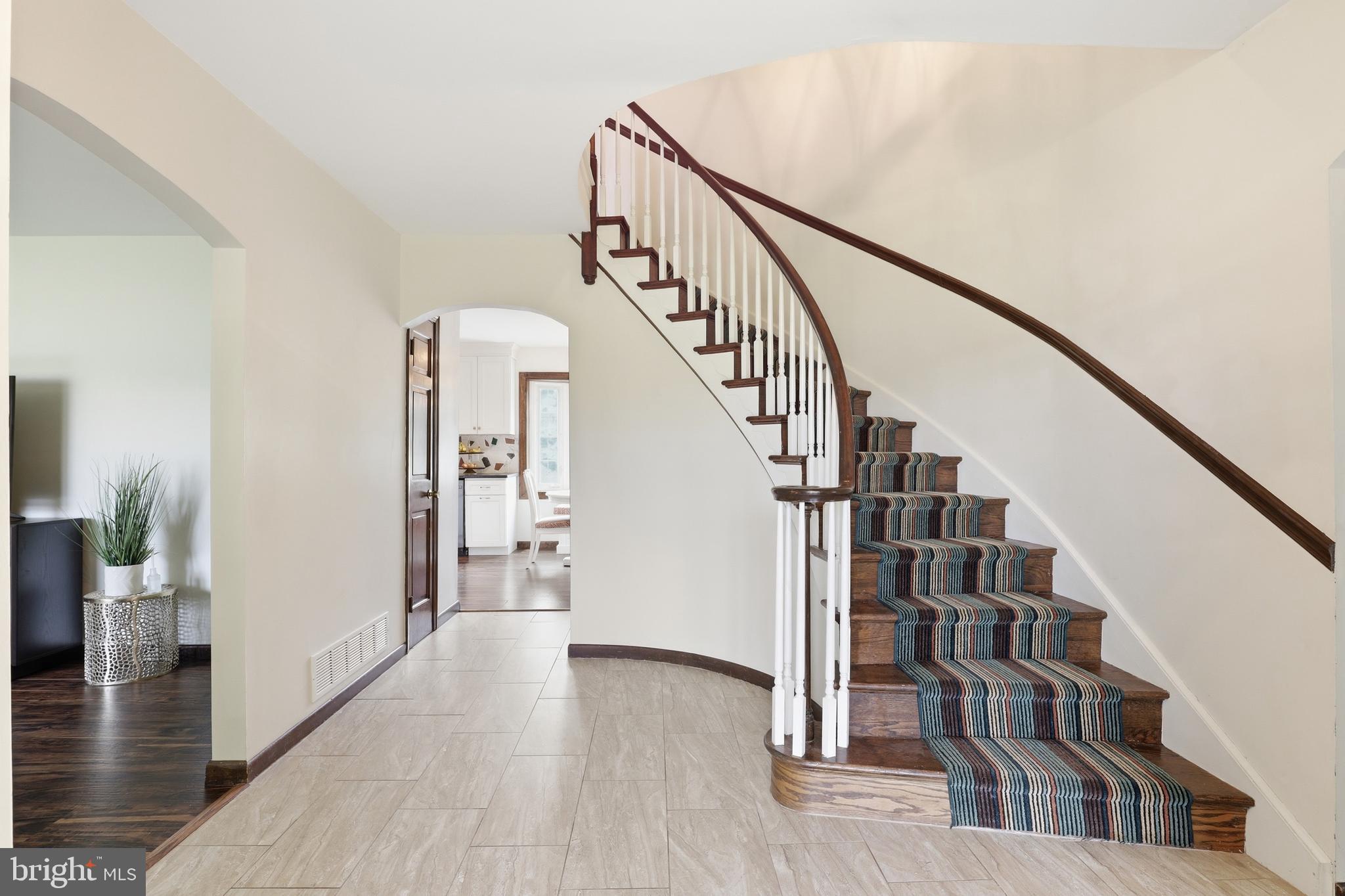 1853 VANDYKE GREENSPRING ROAD