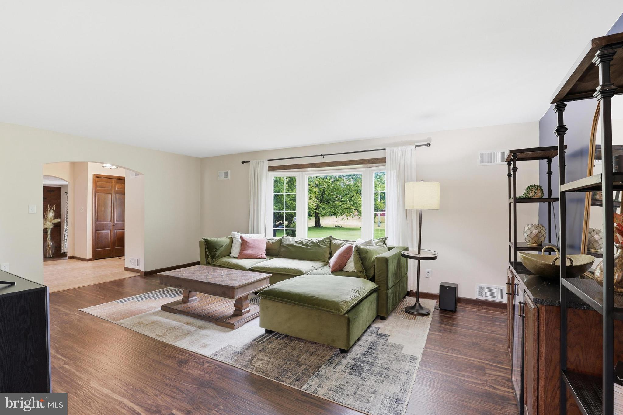 1853 VANDYKE GREENSPRING ROAD
