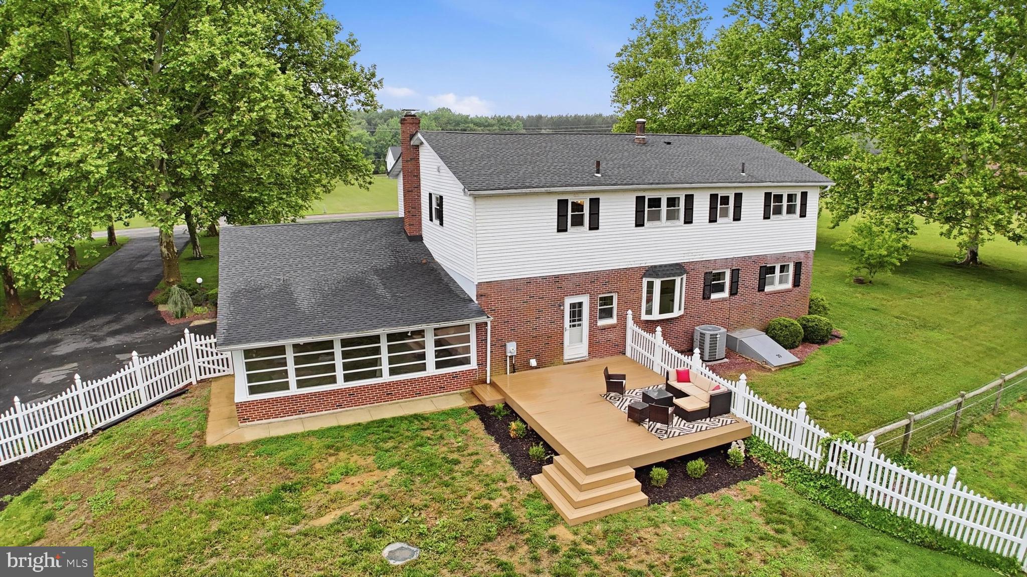 1853 VANDYKE GREENSPRING ROAD