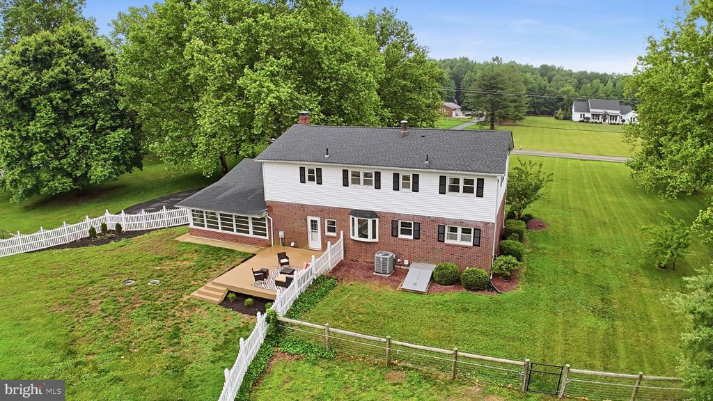 1853 VANDYKE GREENSPRING ROAD