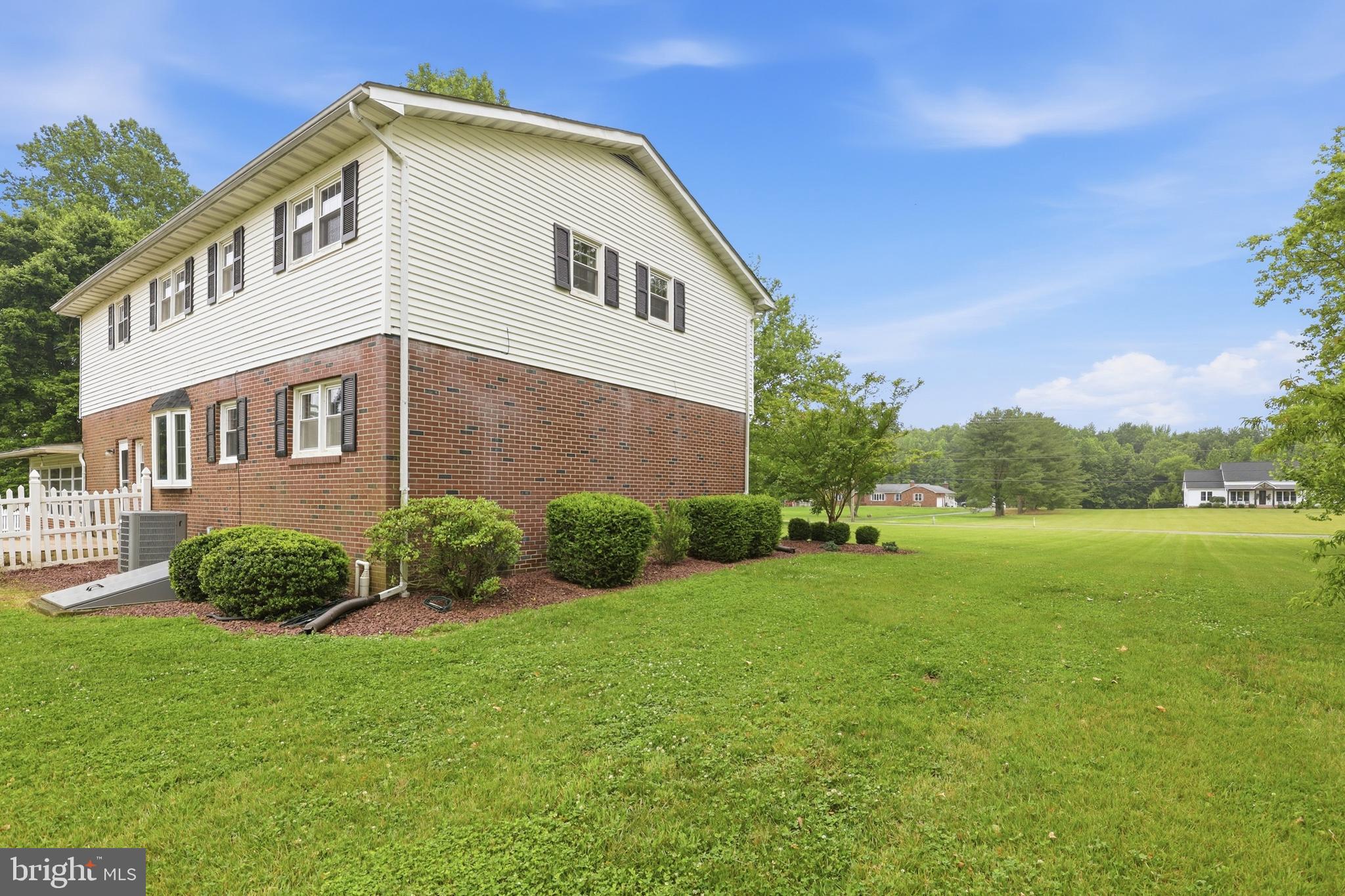 1853 VANDYKE GREENSPRING ROAD