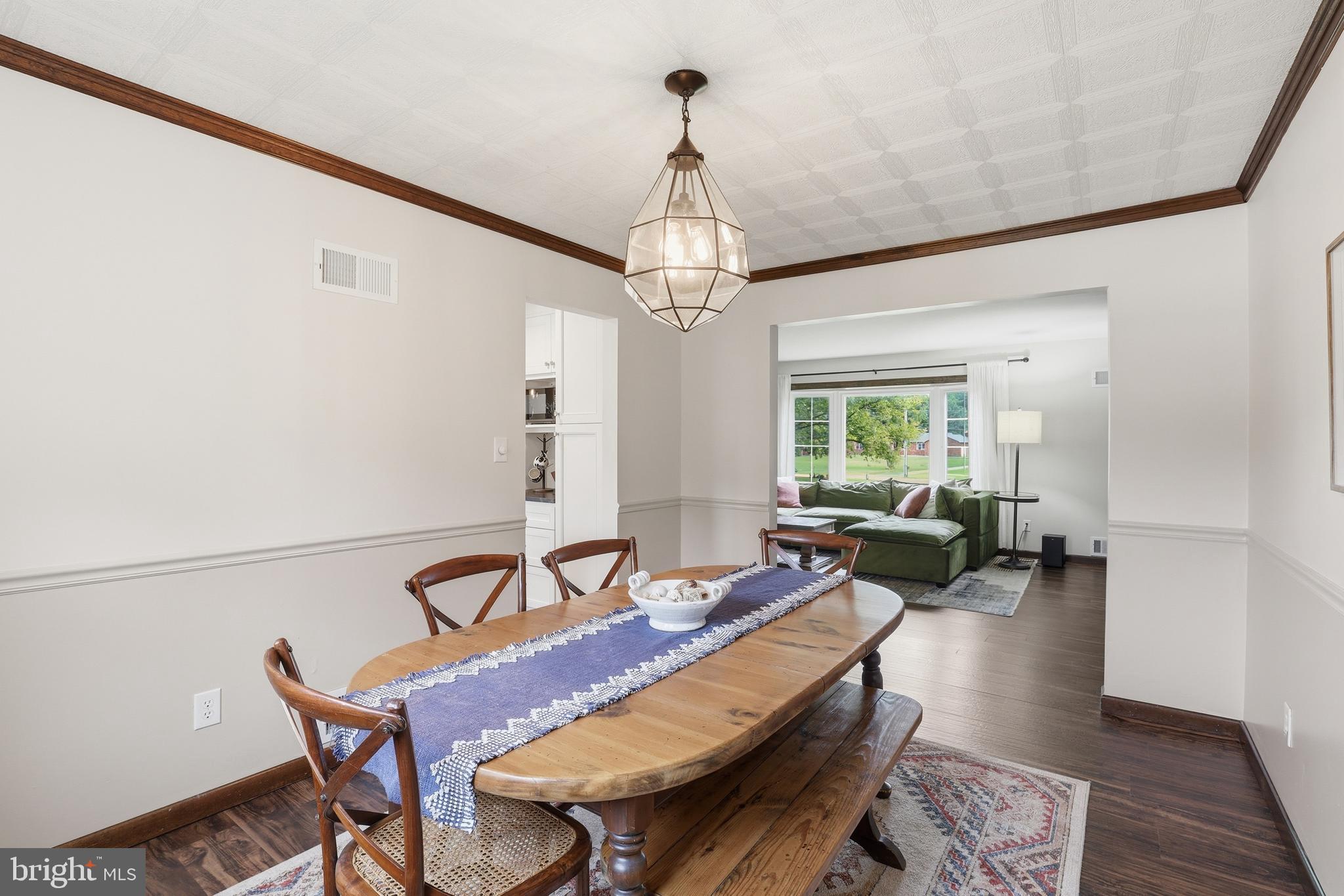 1853 VANDYKE GREENSPRING ROAD