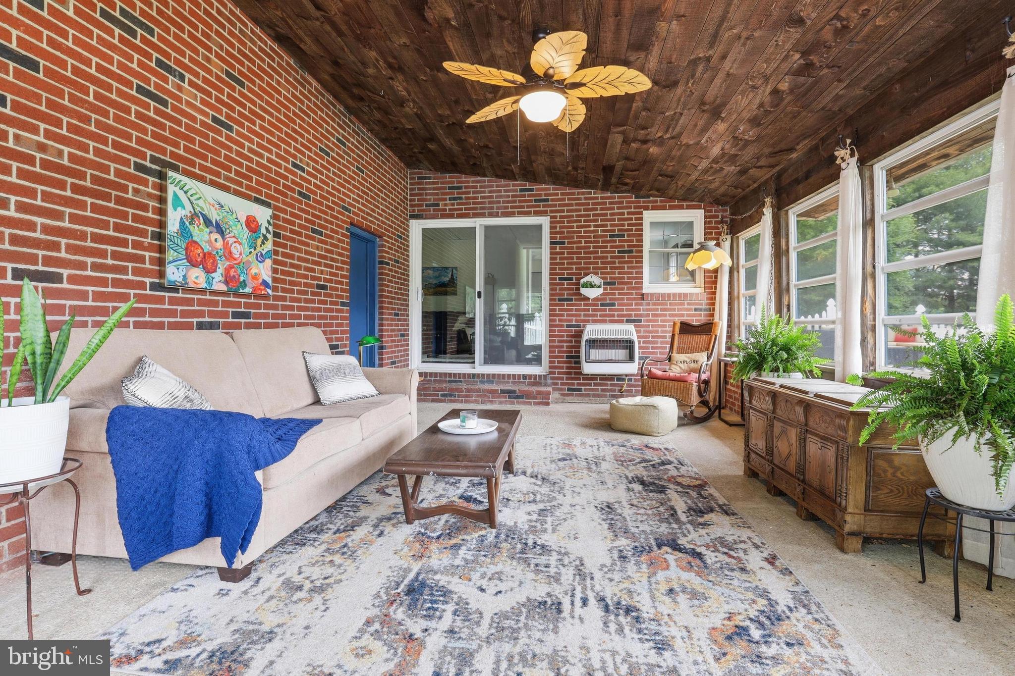 1853 VANDYKE GREENSPRING ROAD