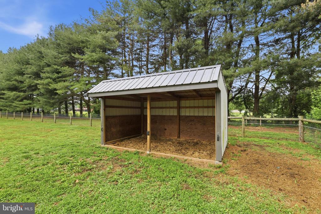 1853 VANDYKE GREENSPRING ROAD