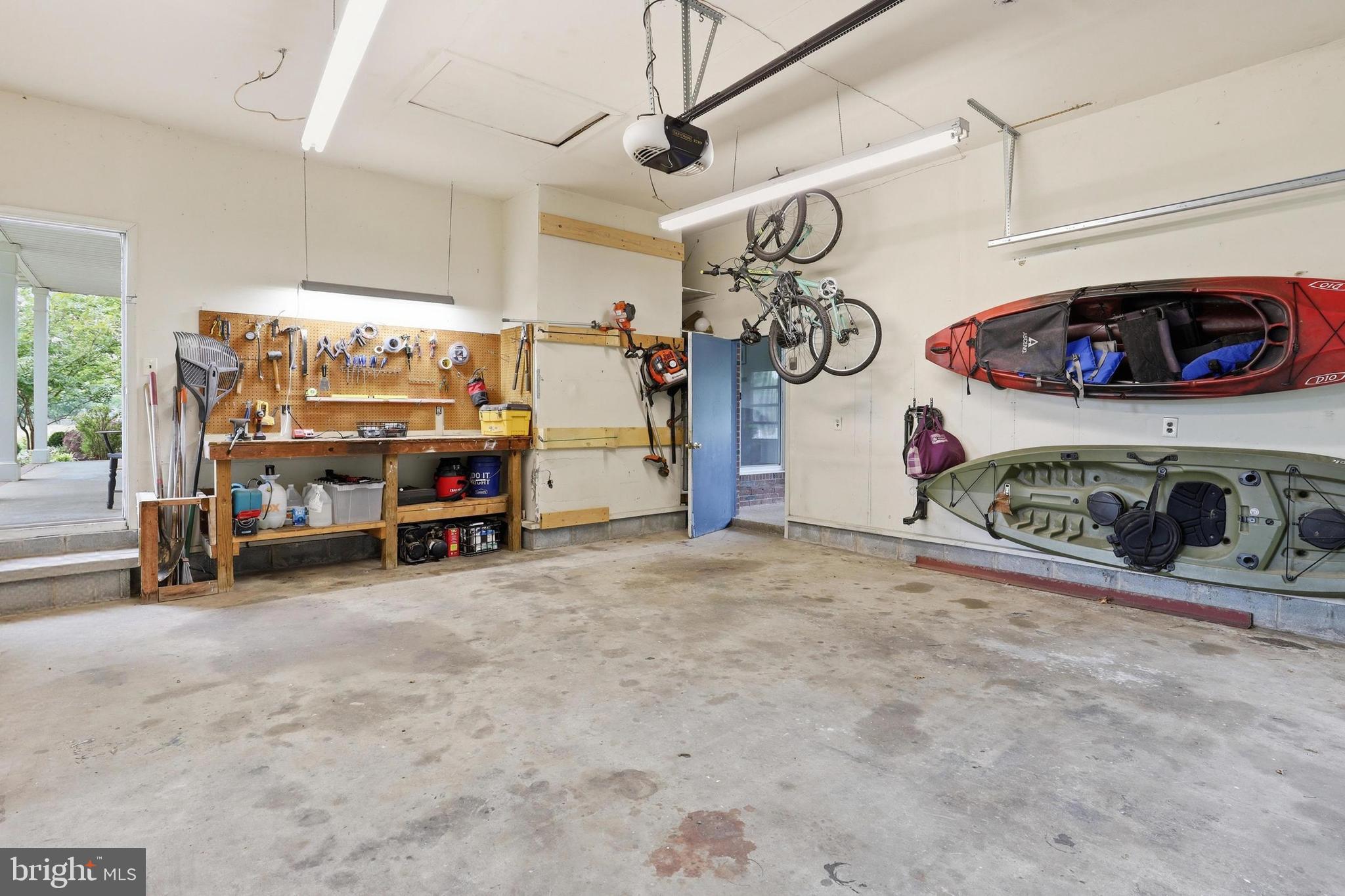 1853 VANDYKE GREENSPRING ROAD
