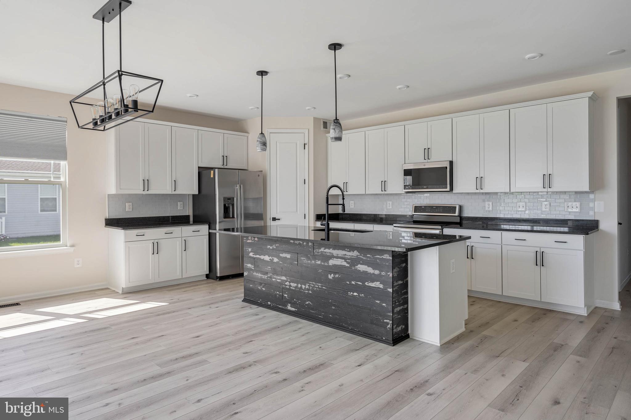 20202 GREYTHORNE LANE