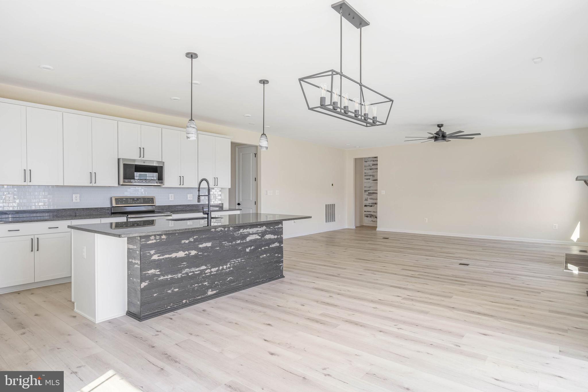 20202 GREYTHORNE LANE