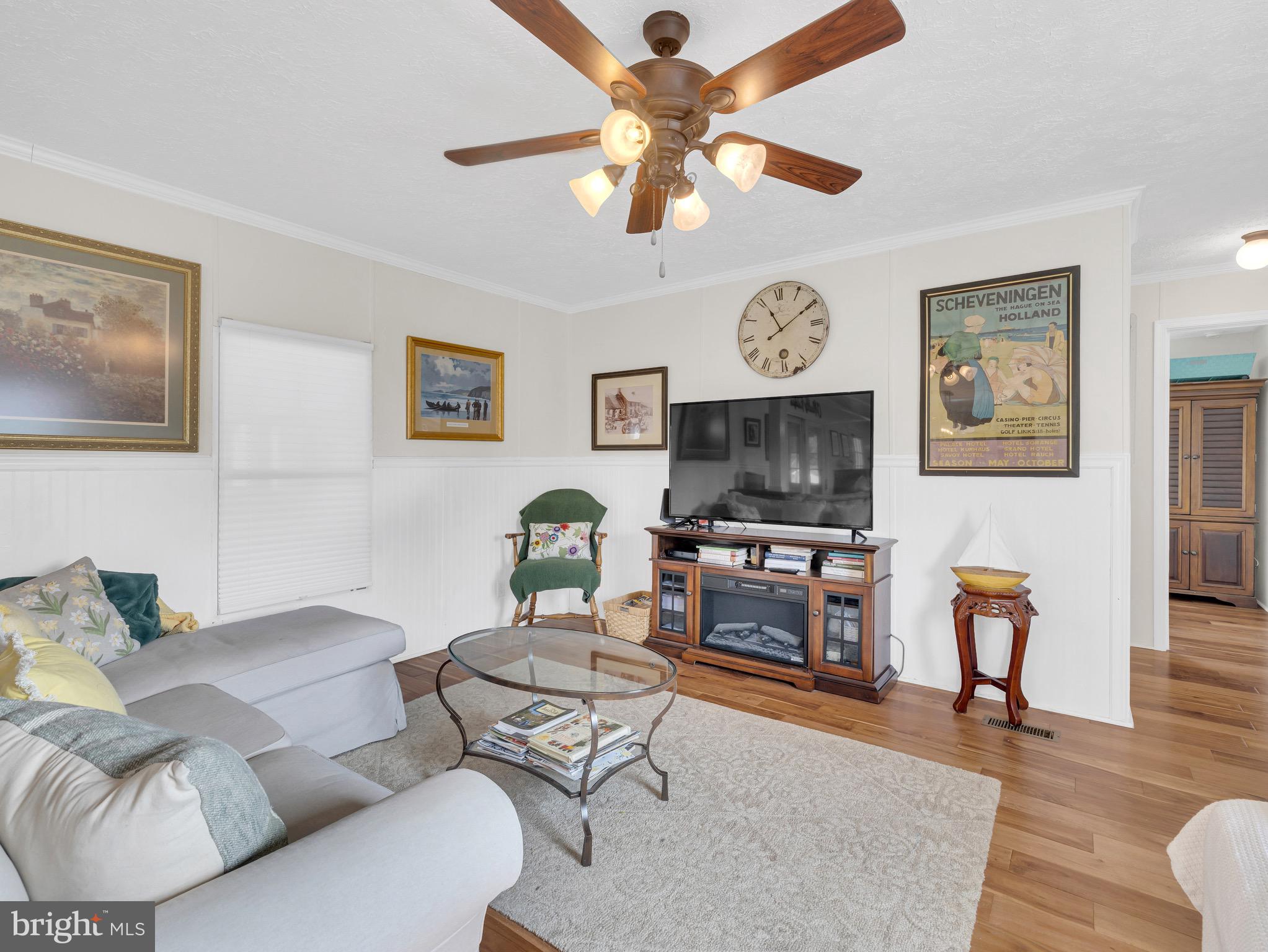 26930 WHITE HOUSE 53947