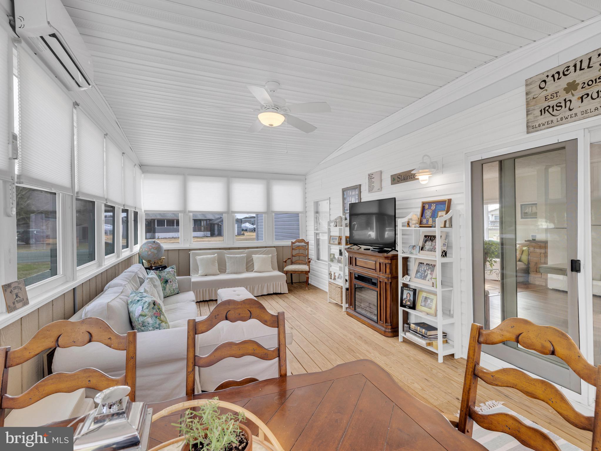 26930 WHITE HOUSE 53947