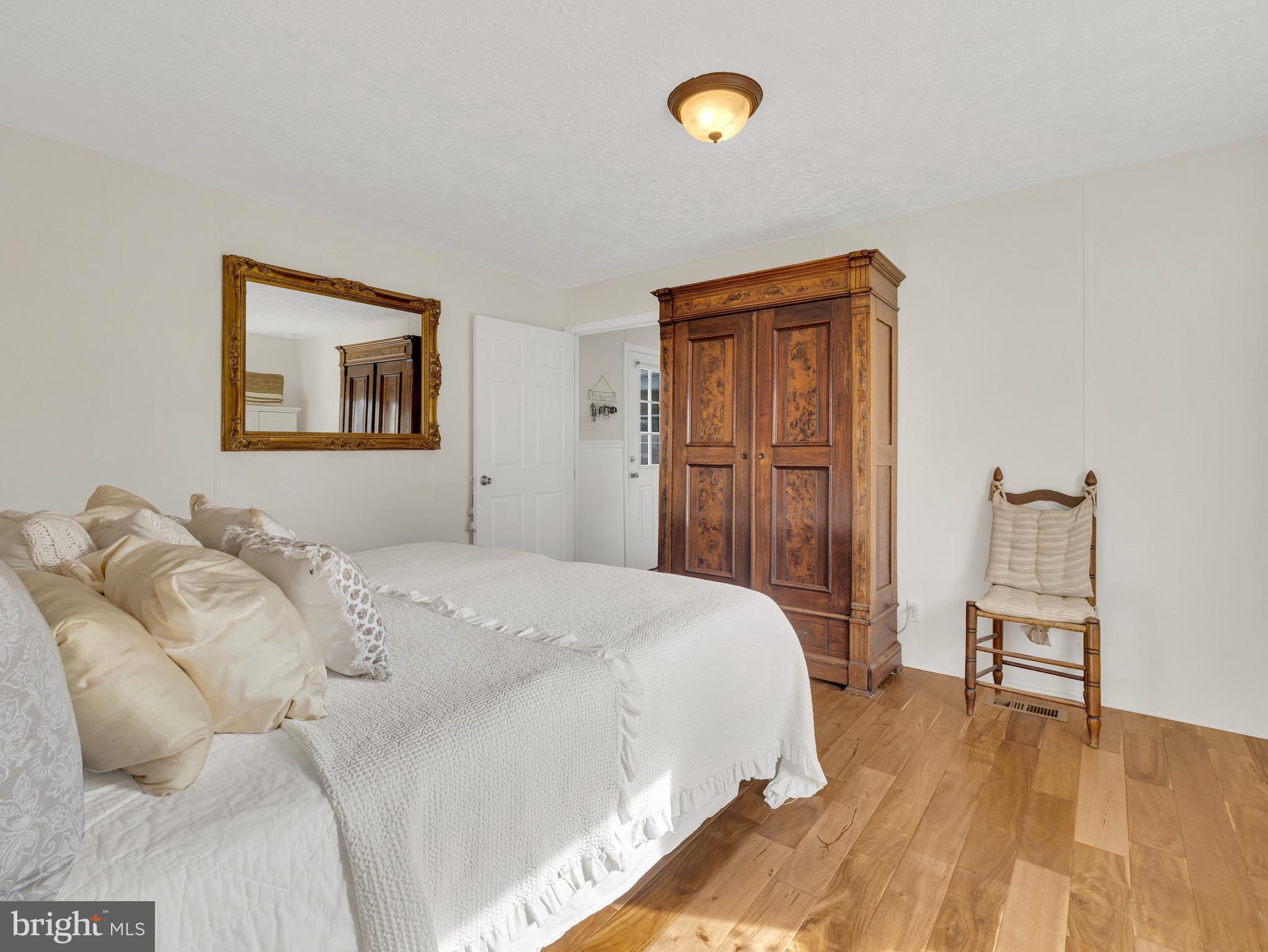 26930 WHITE HOUSE 53947