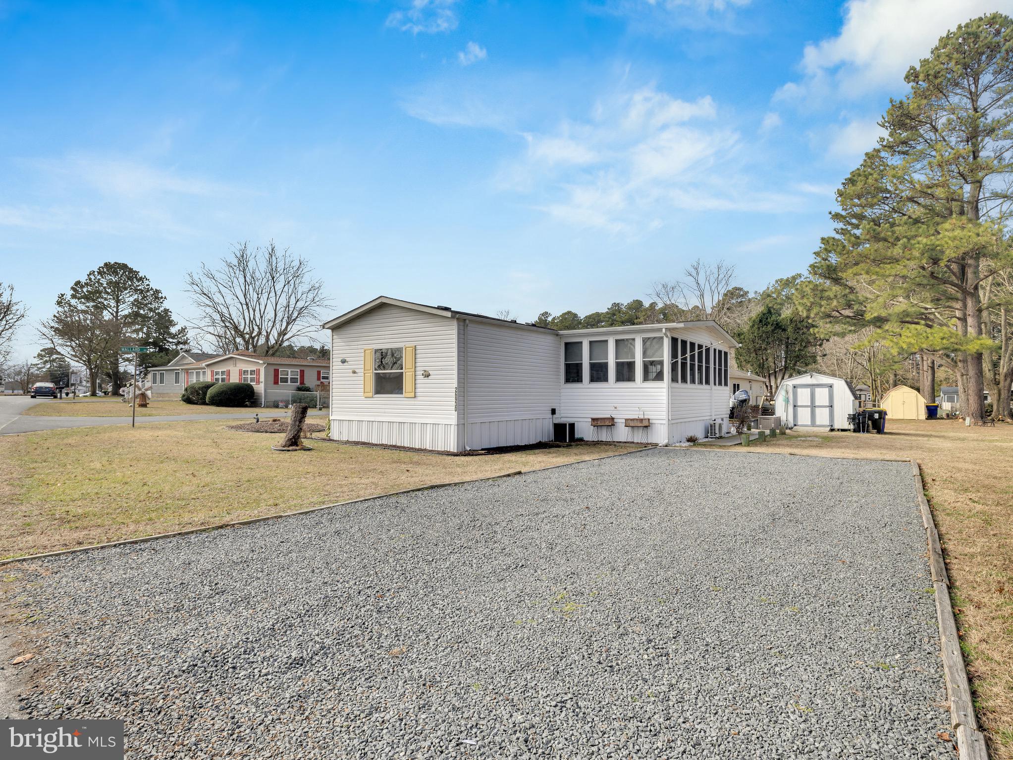 26930 WHITE HOUSE 53947