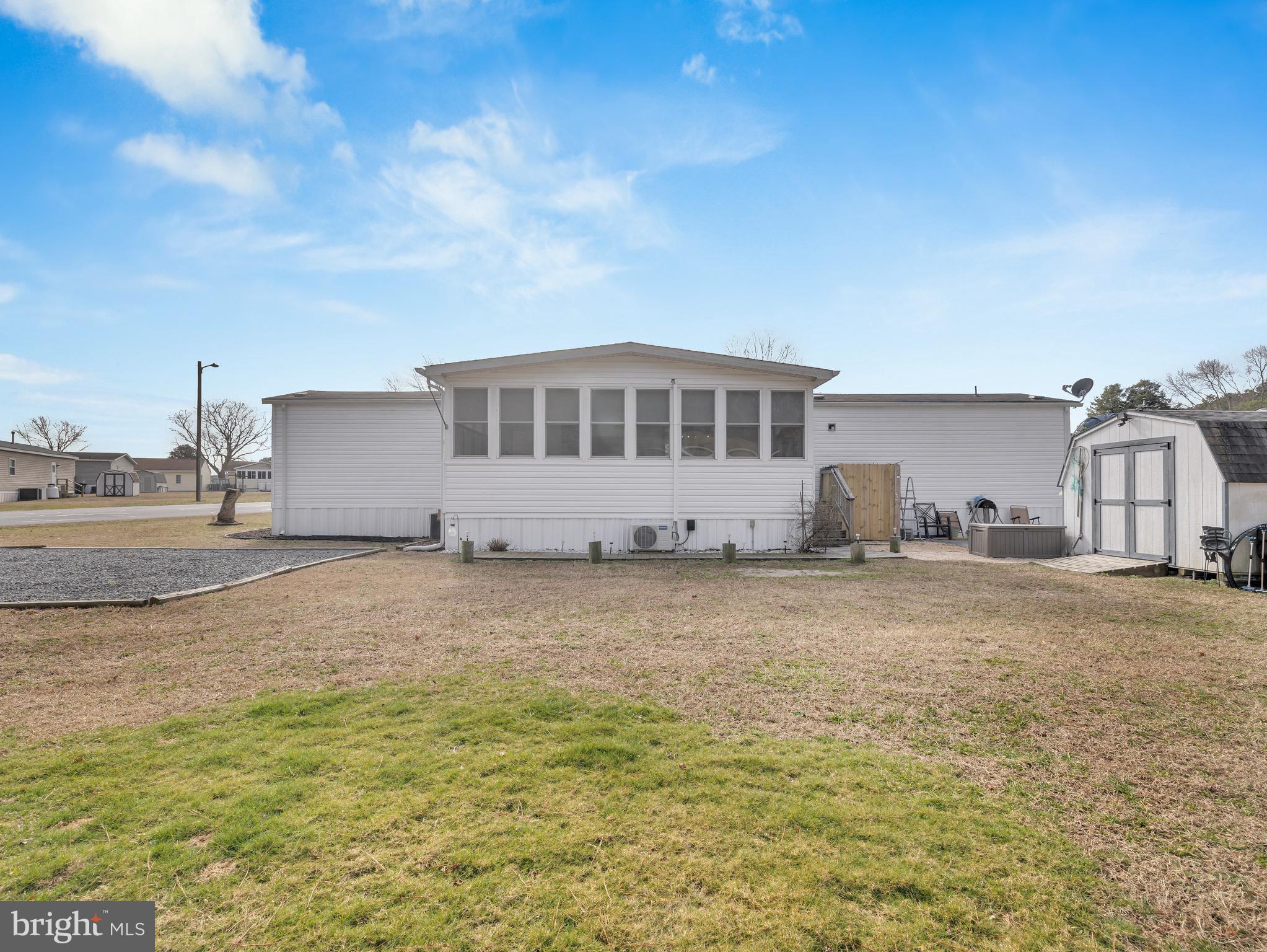 26930 WHITE HOUSE 53947