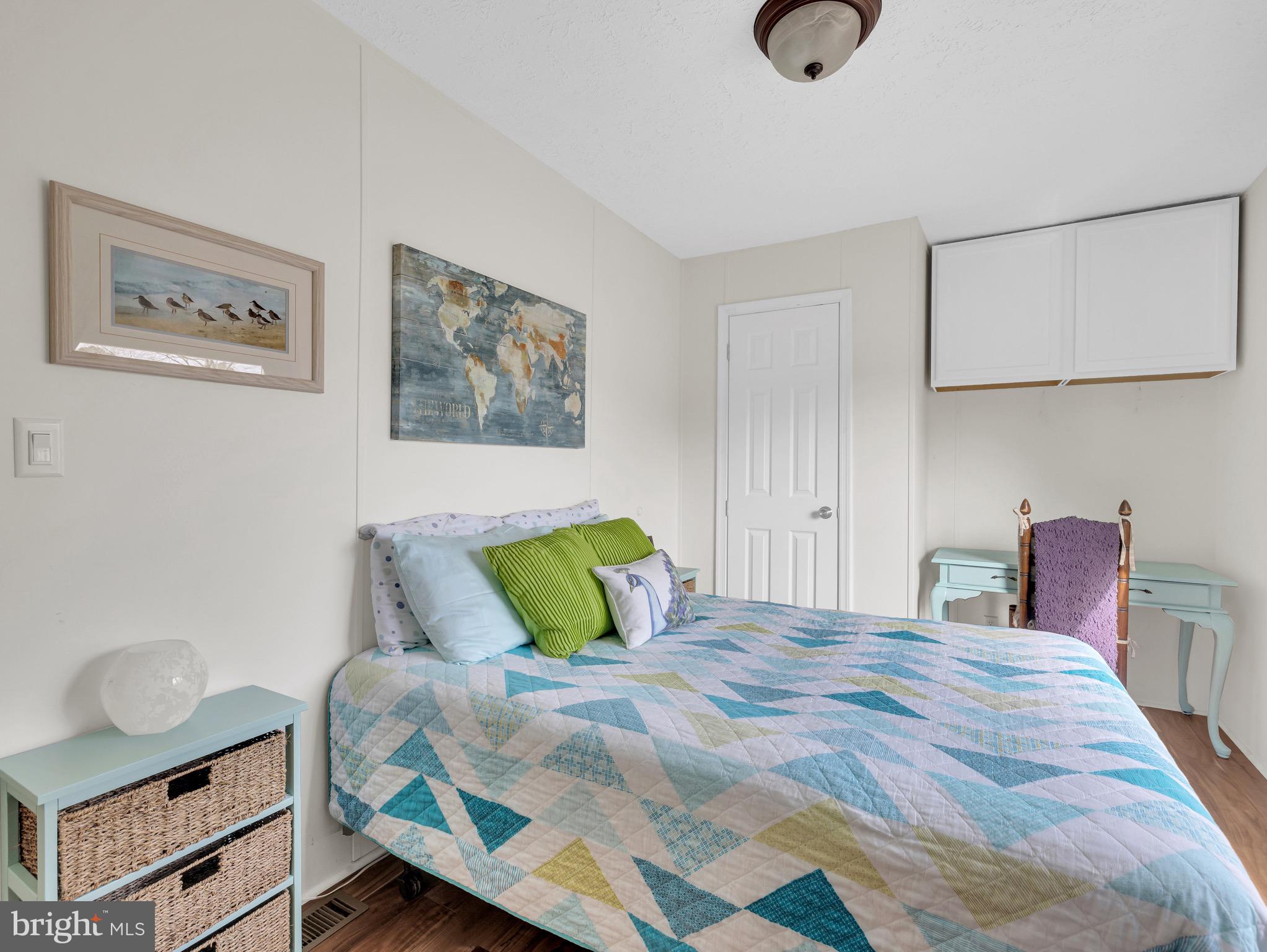 26930 WHITE HOUSE 53947