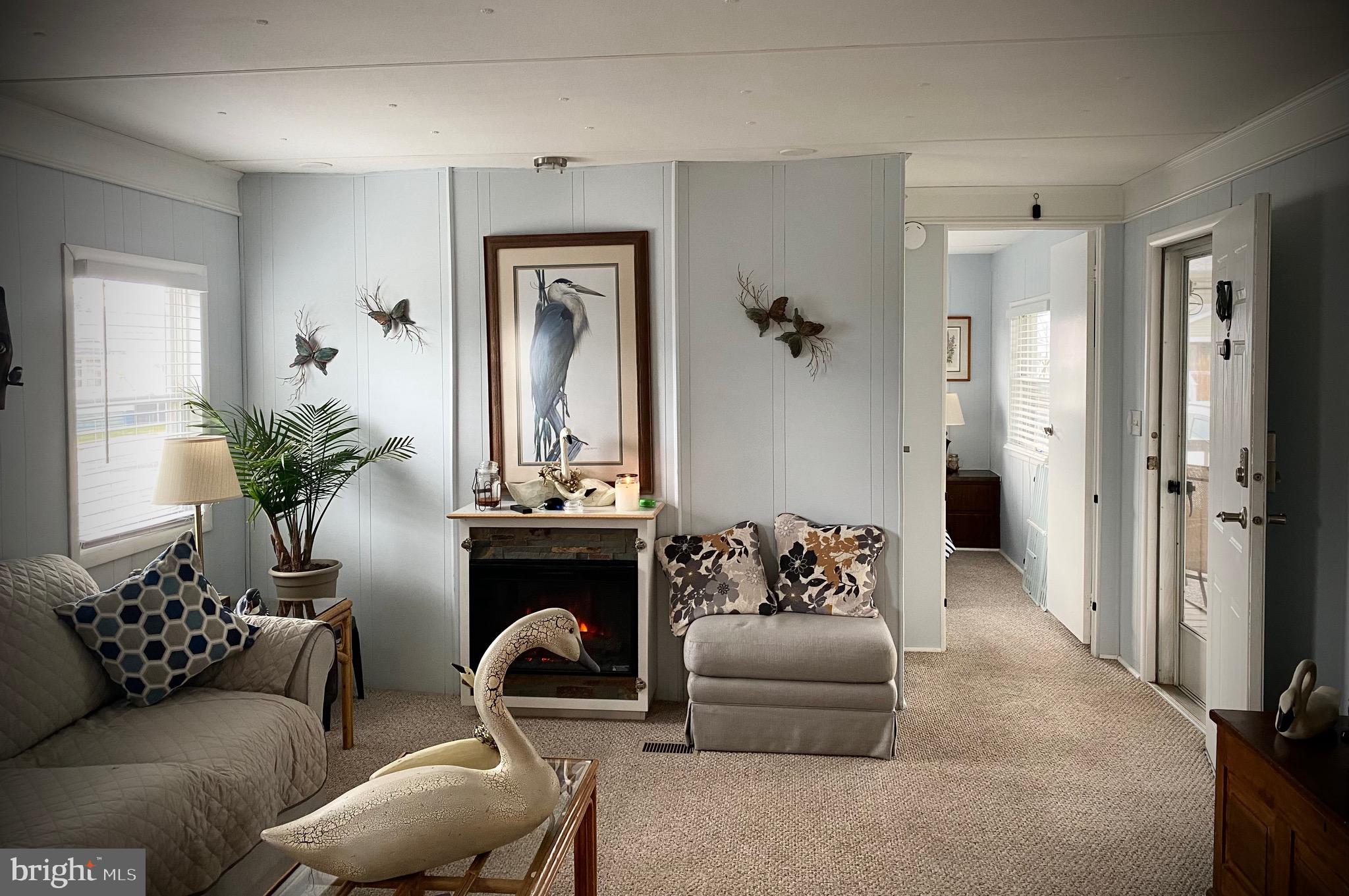 21787 D ST 13592
