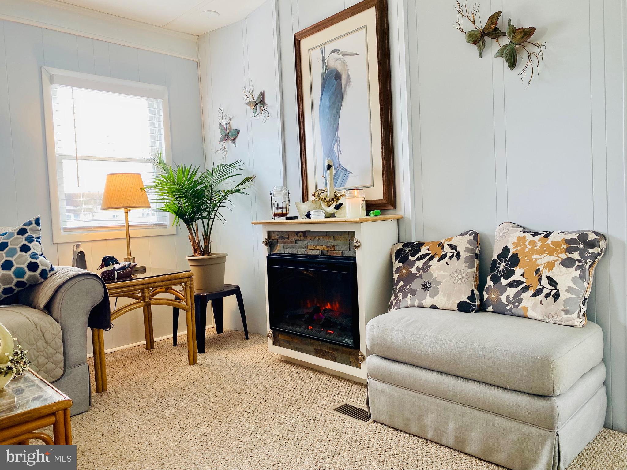 21787 D ST 13592