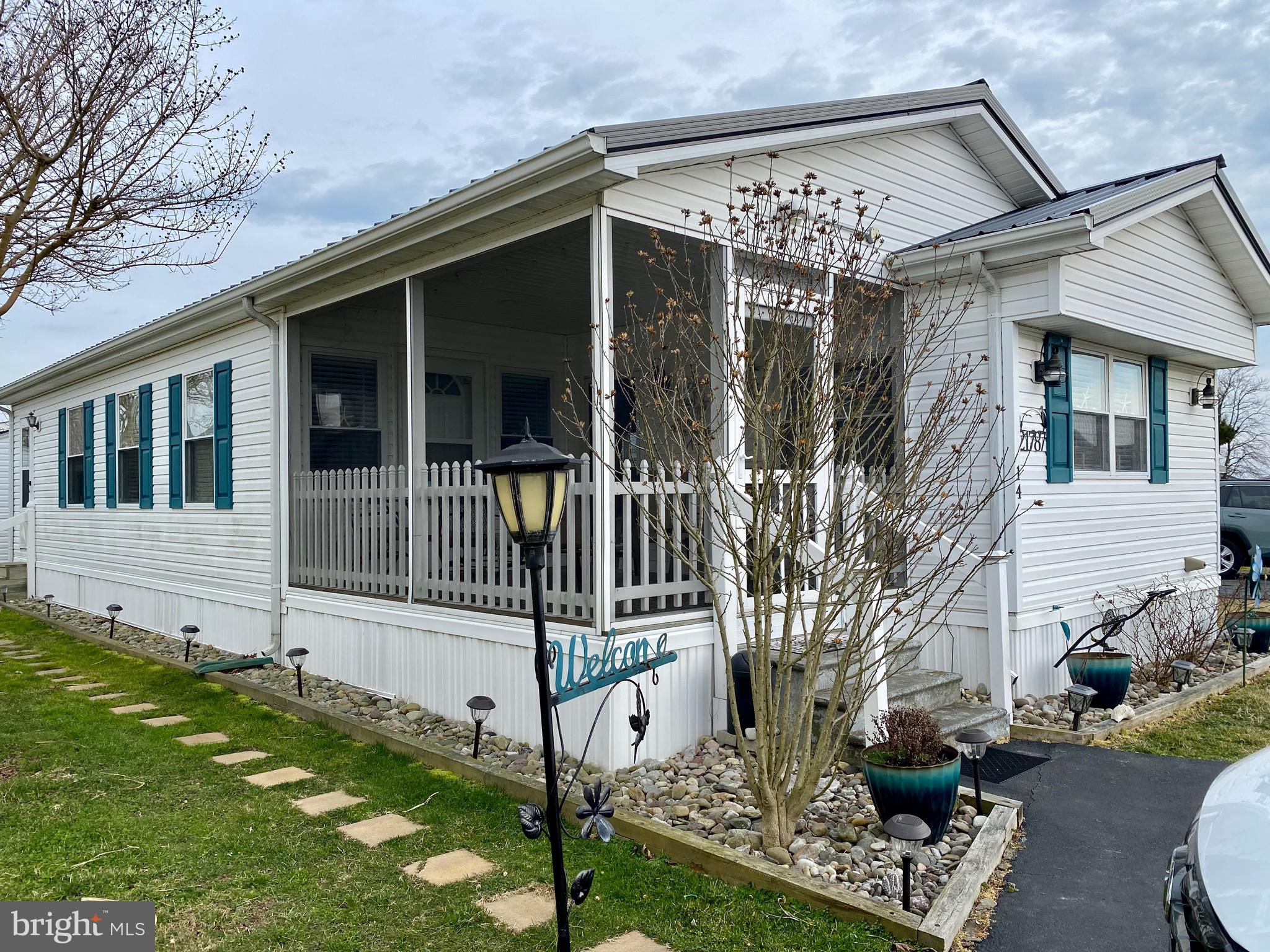 21787 D ST 13592