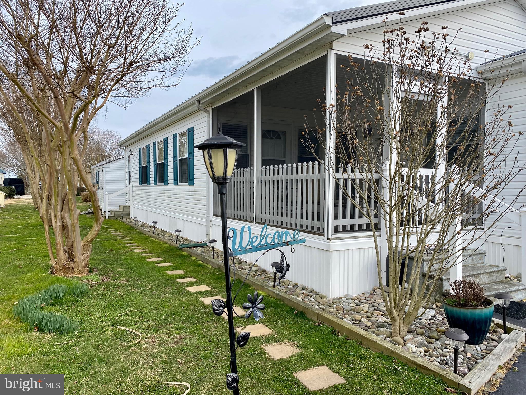 21787 D ST 13592