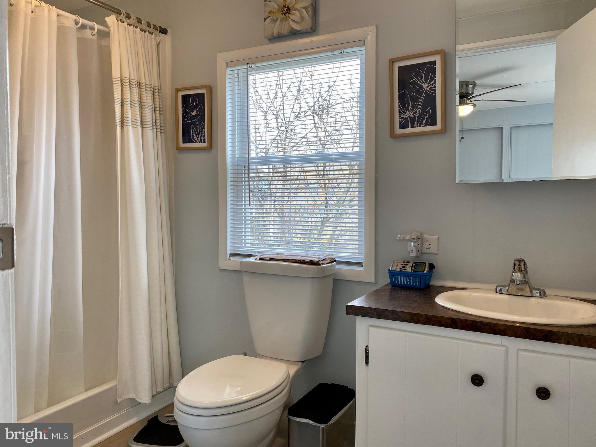 21787 D ST 13592