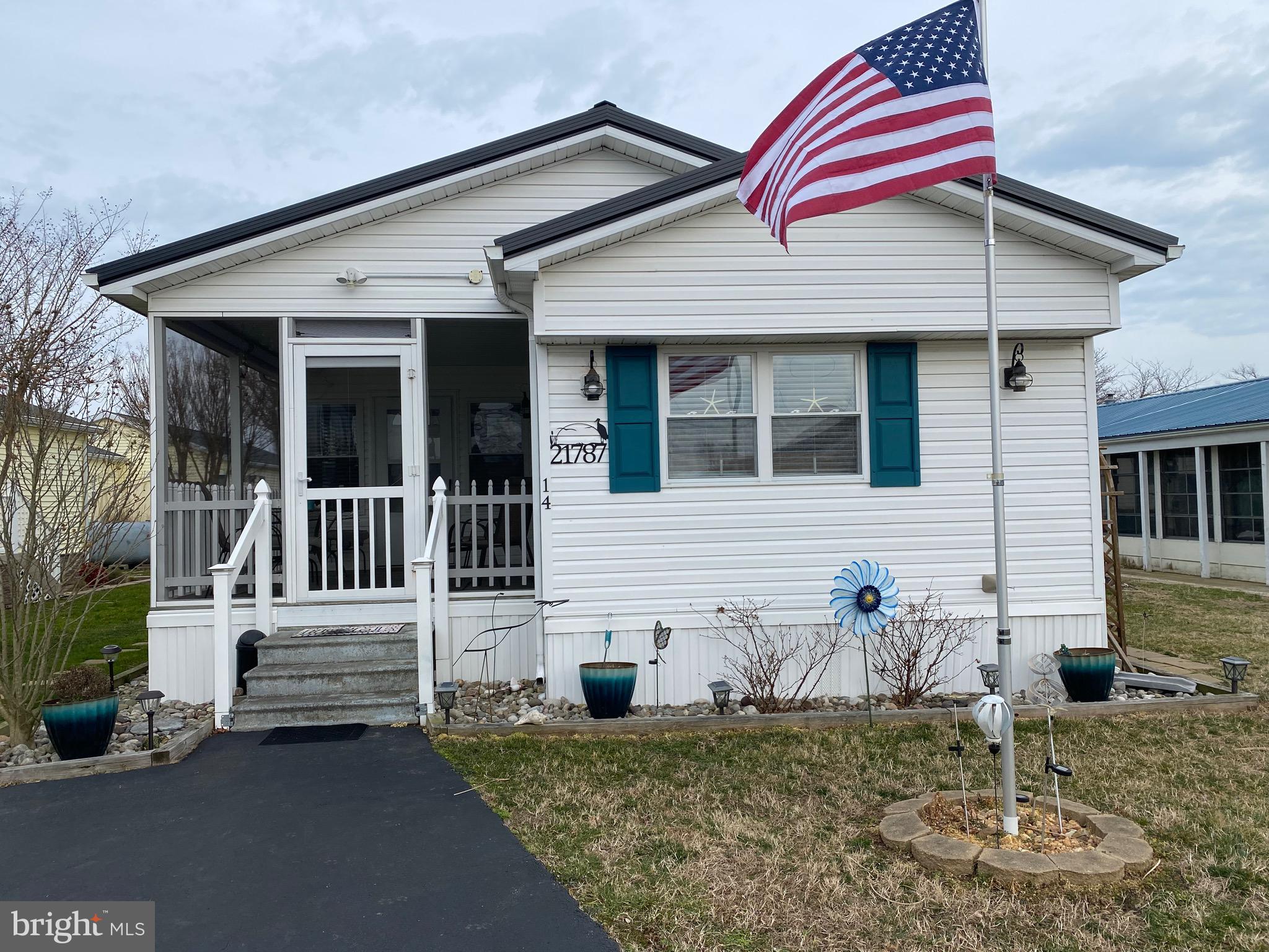 21787 D ST 13592