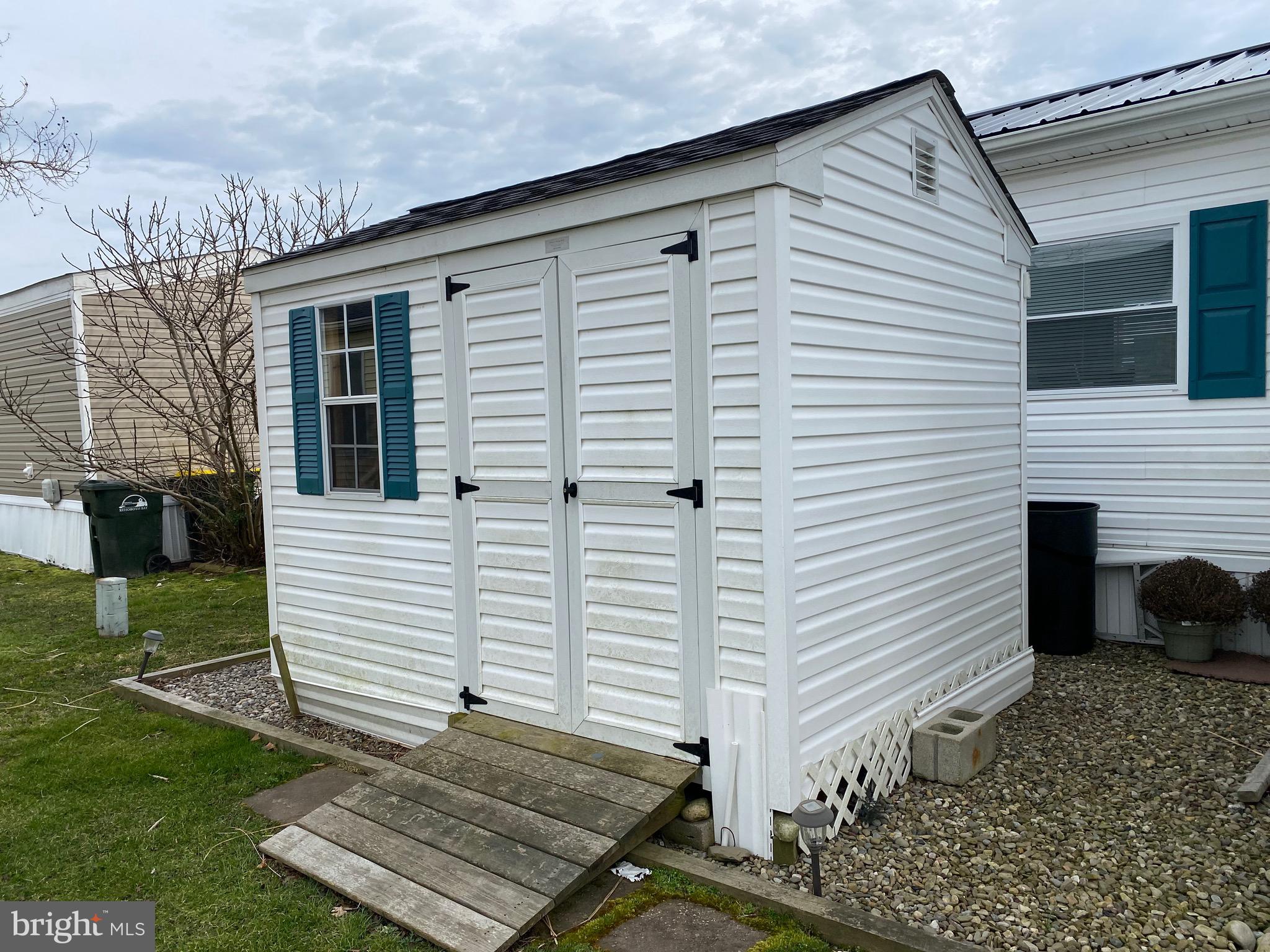 21787 D ST 13592