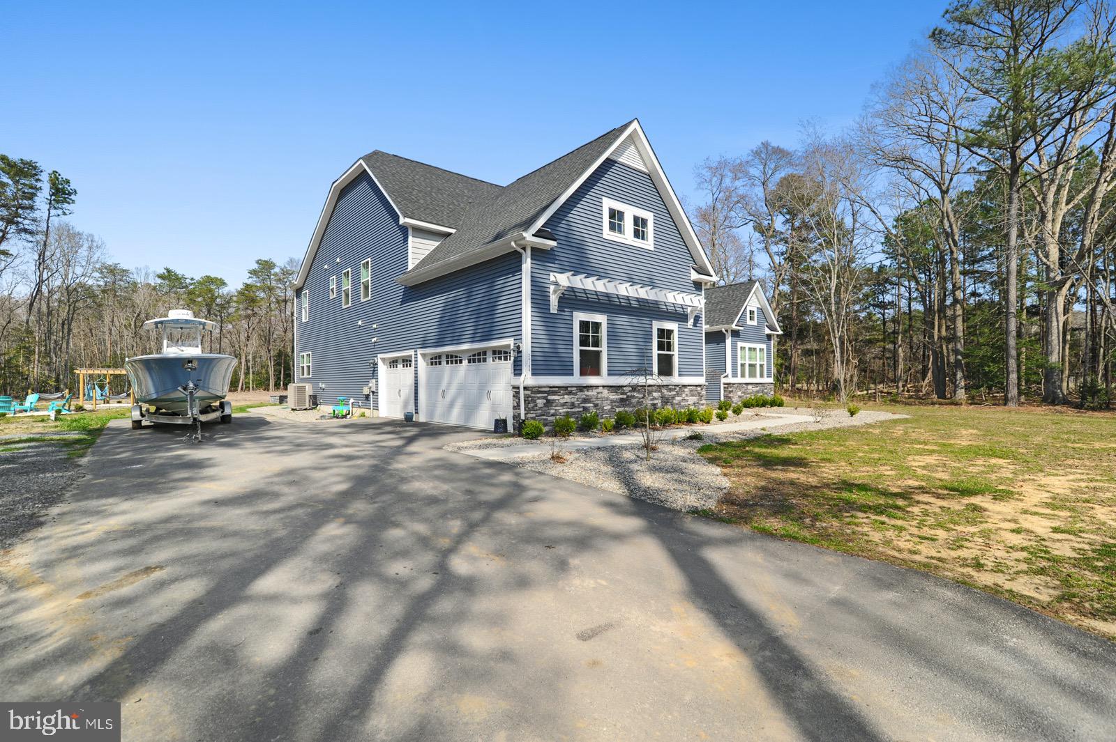 24180 WALRAVEN DR