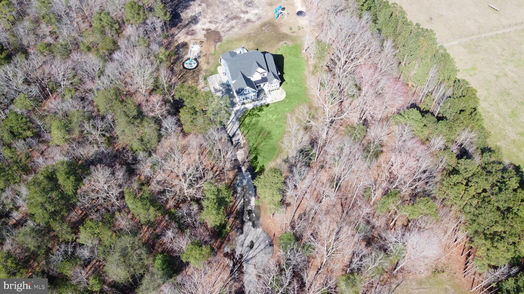 24180 WALRAVEN DR