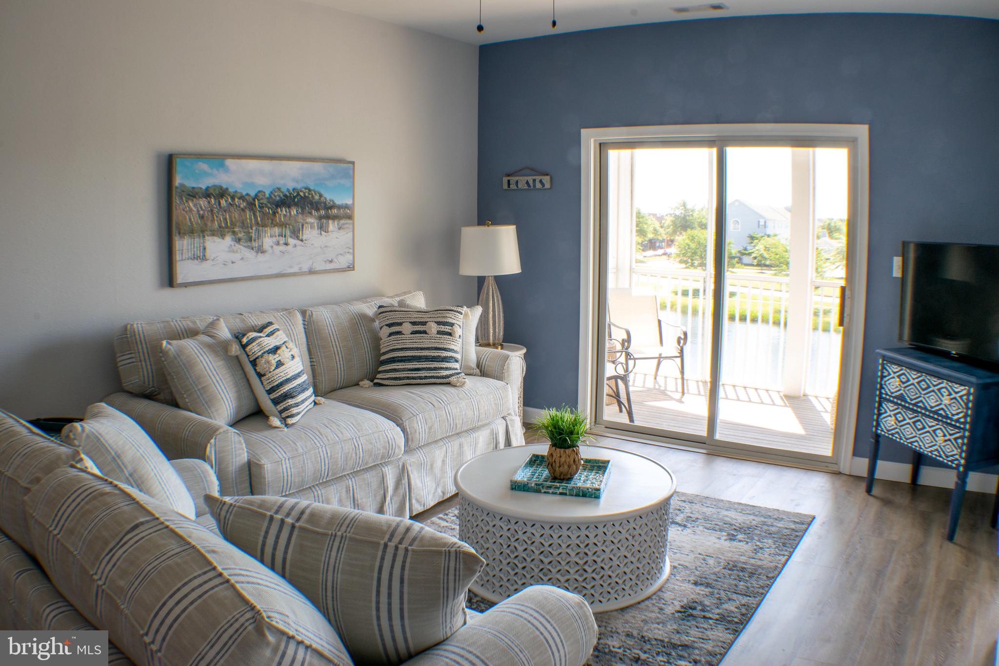 33130 N VILLAGE LOOP 3-303