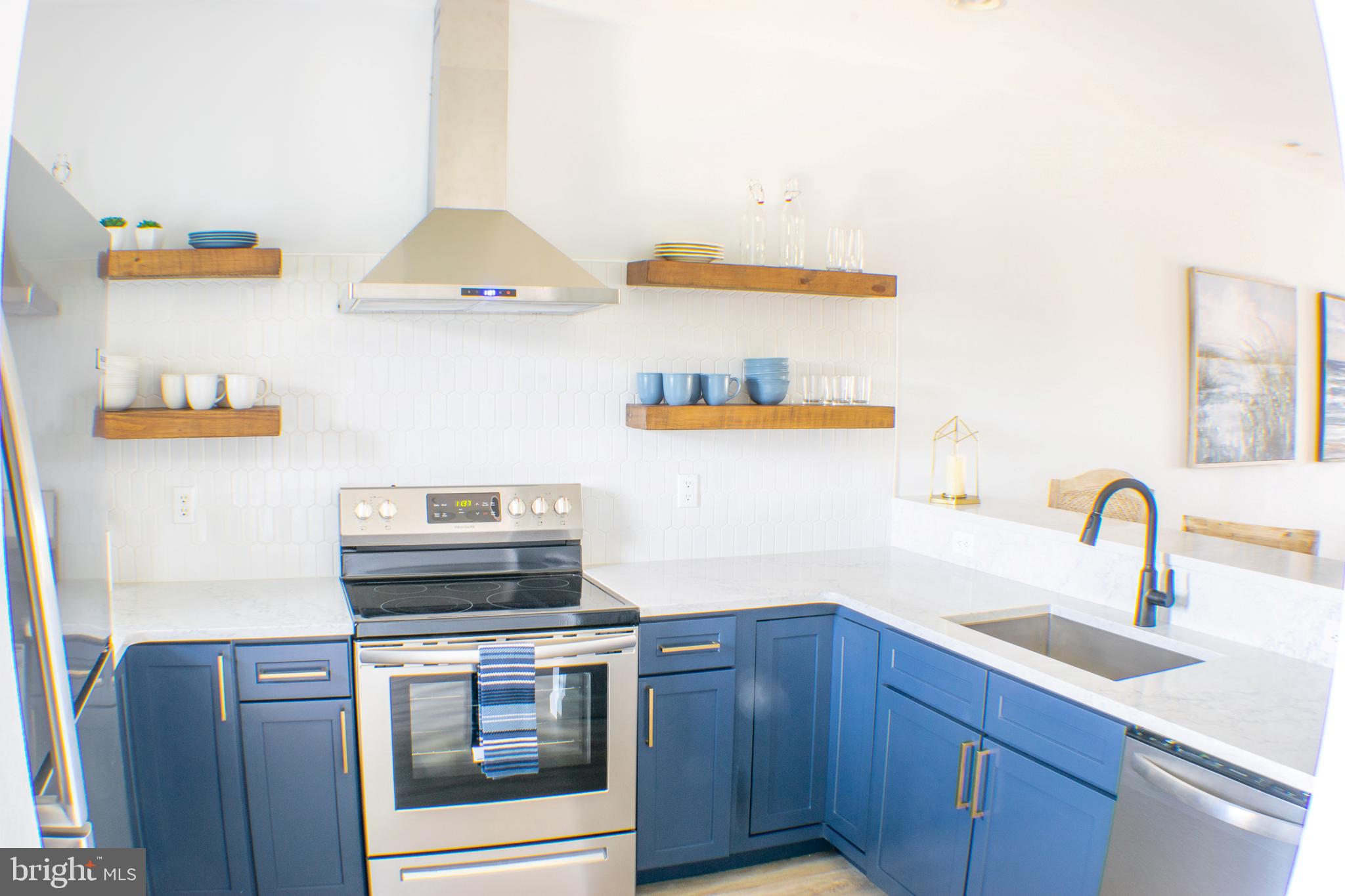 33130 N VILLAGE LOOP 3-303