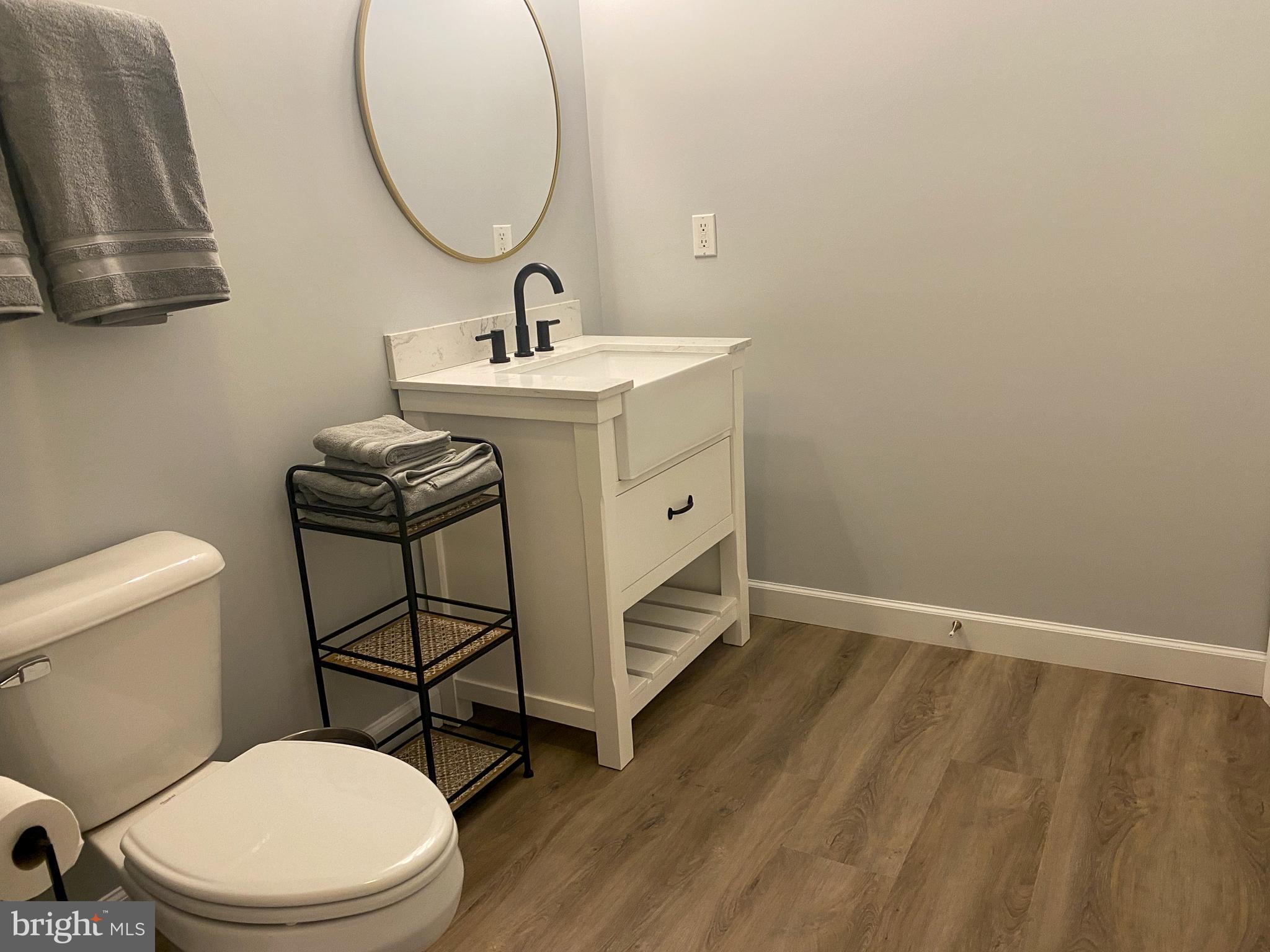 33130 N VILLAGE LOOP 3-303