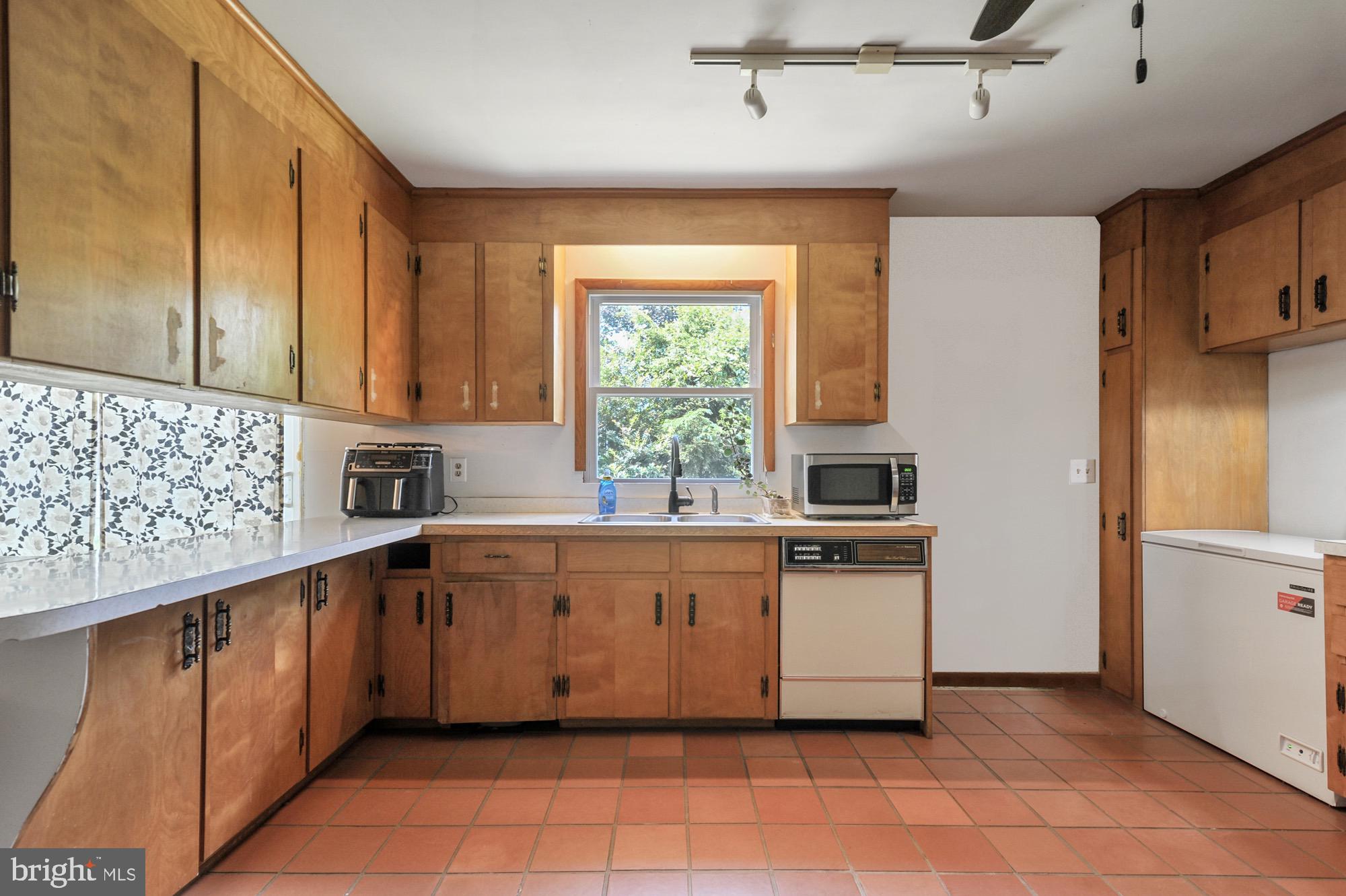 401 WISSEMAN AVENUE