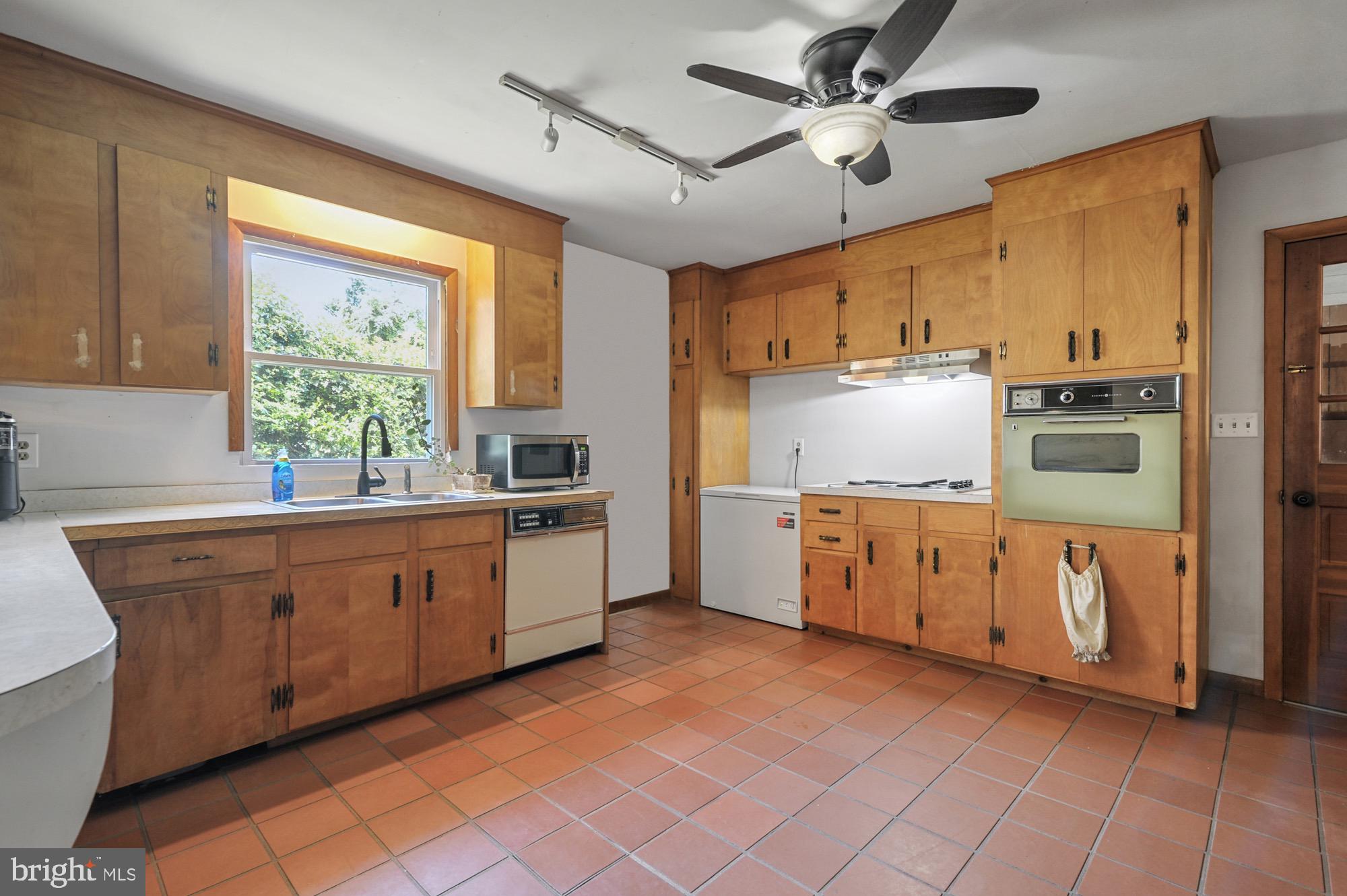 401 WISSEMAN AVENUE