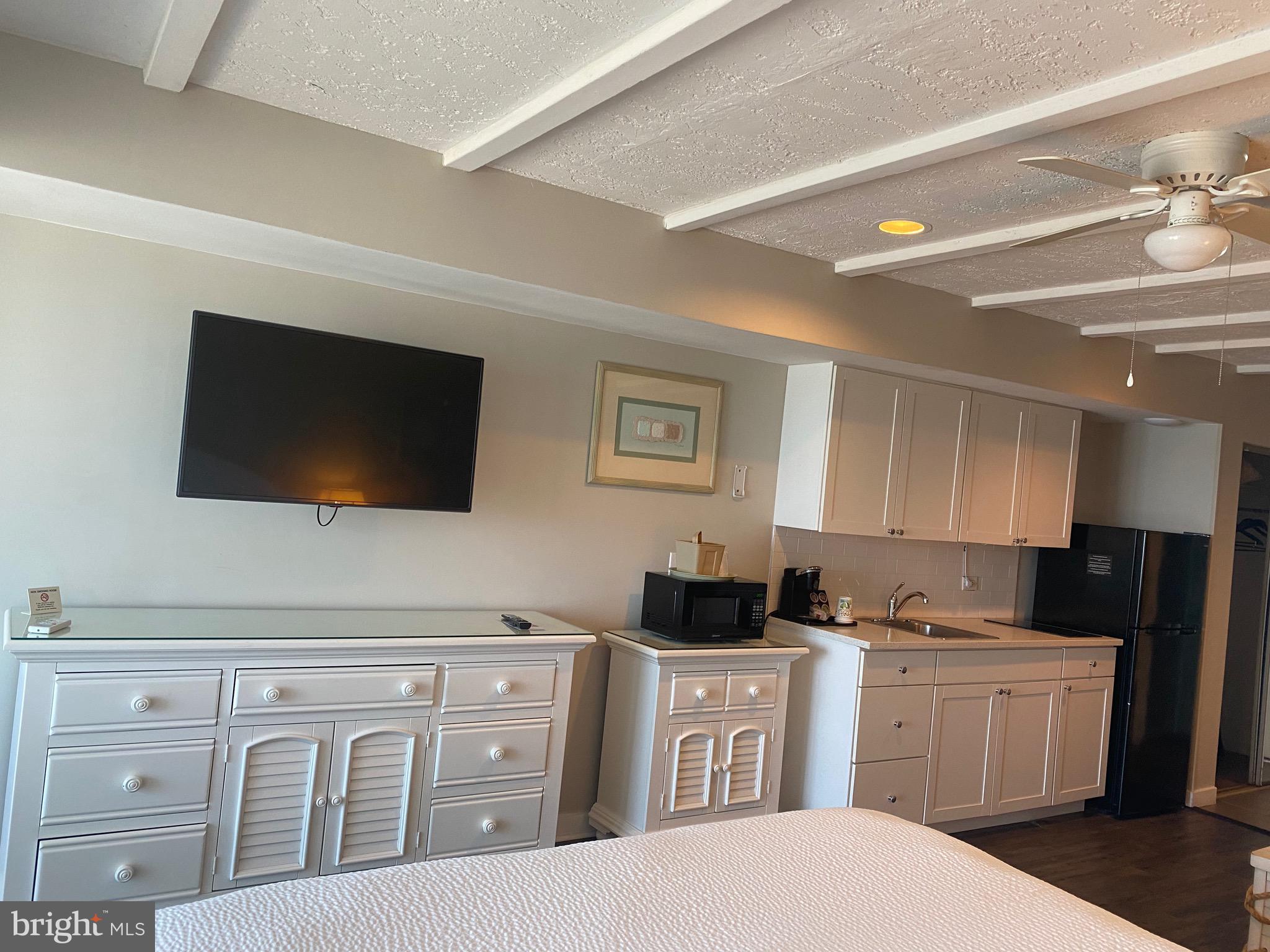 1 READ AVENUE 303D