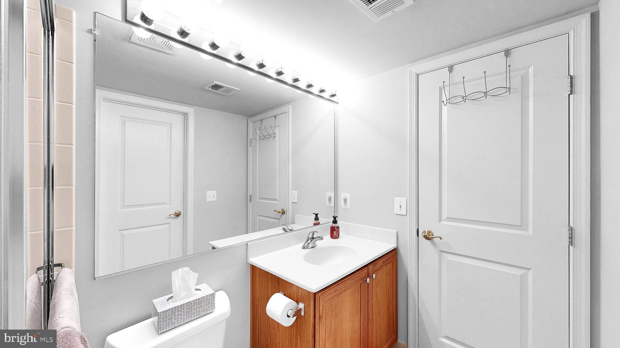 33114 AMBLING WAY 60