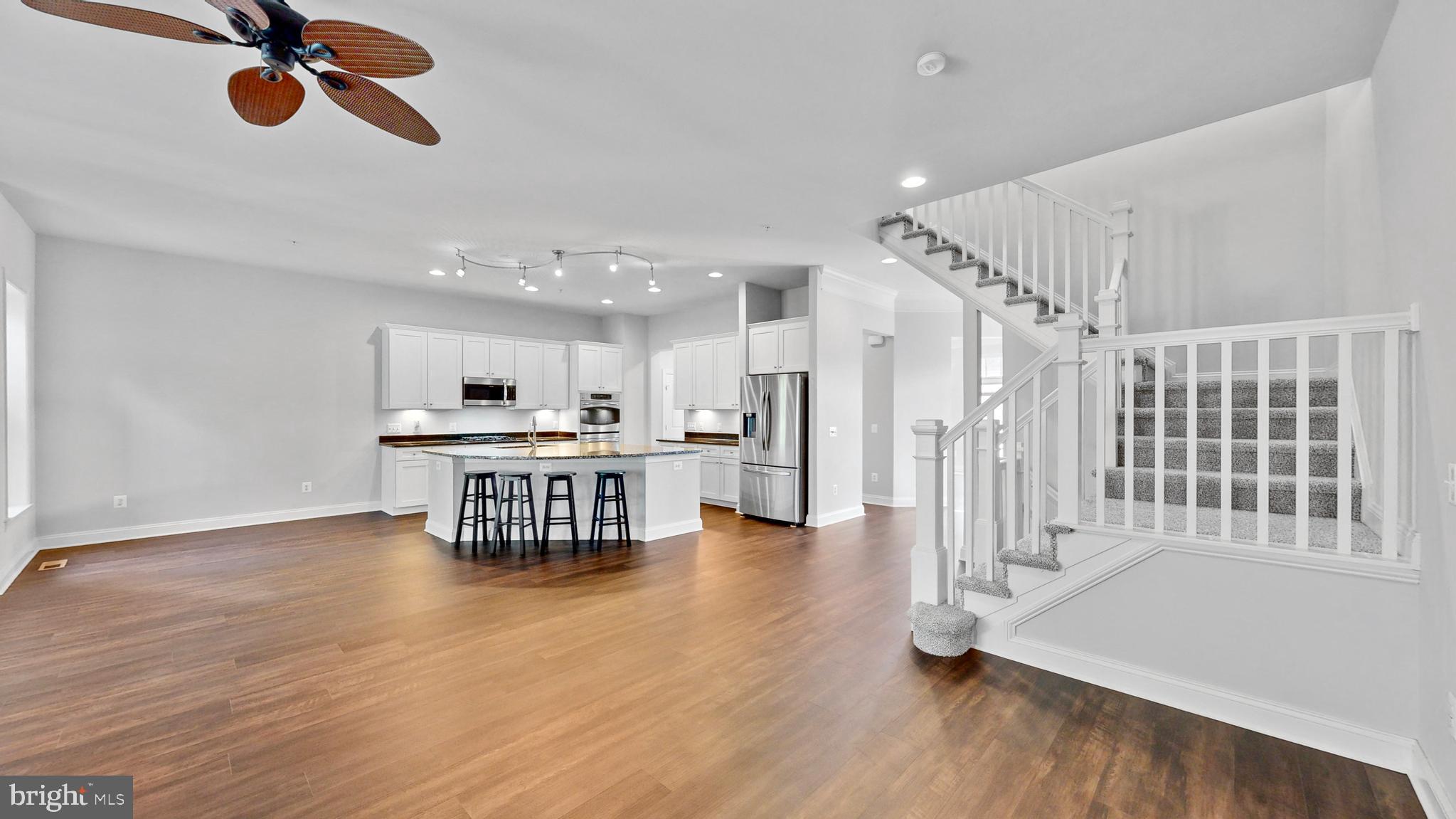 33114 AMBLING WAY 60