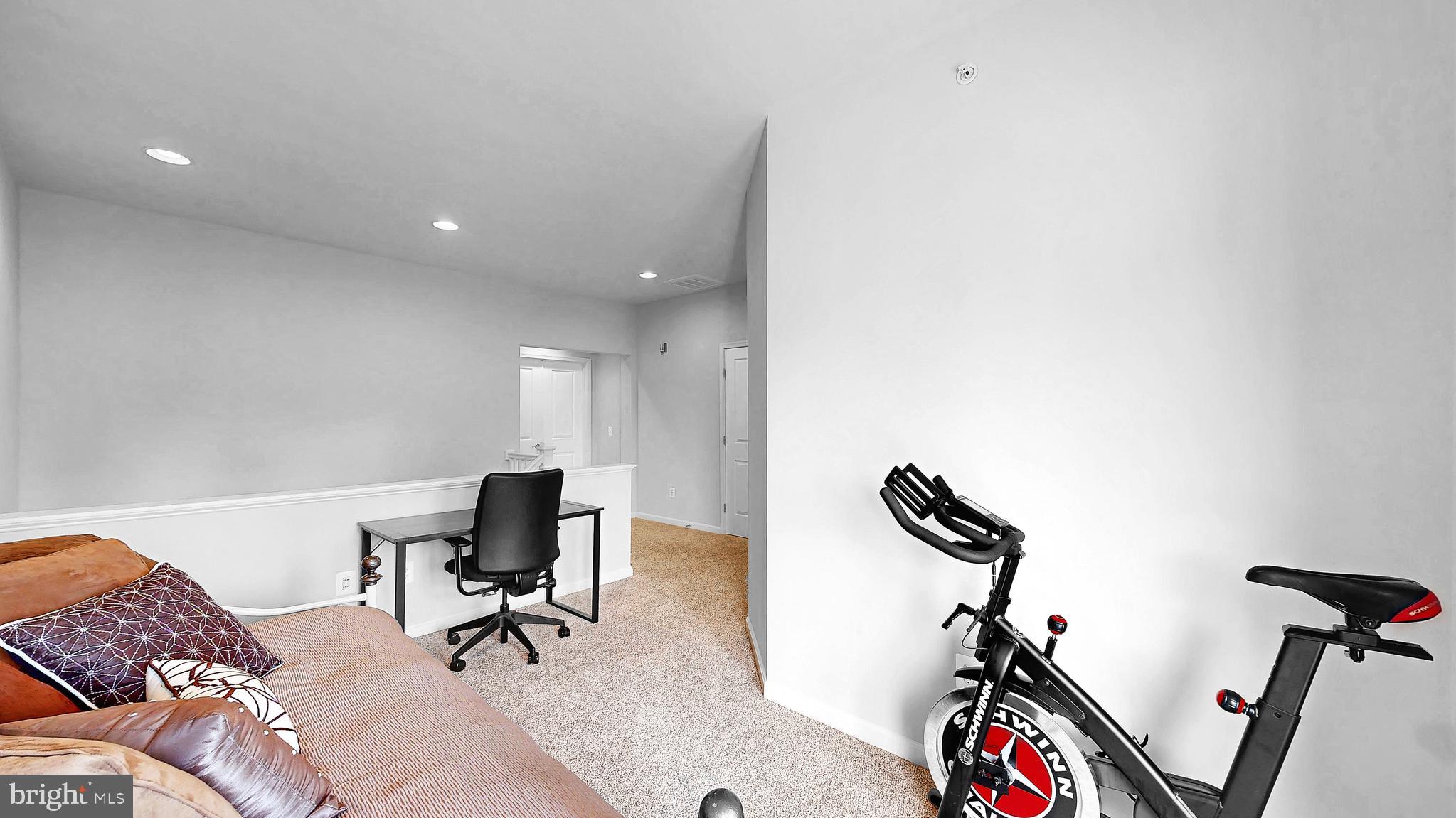 33114 AMBLING WAY 60