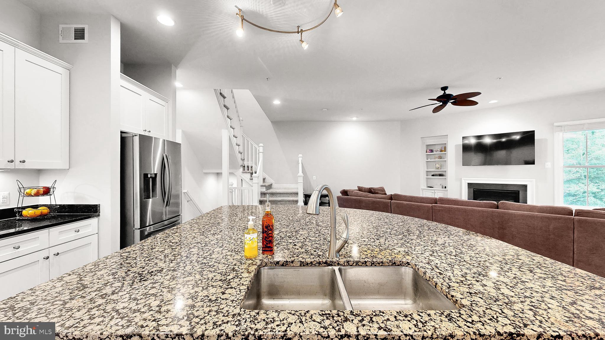 33114 AMBLING WAY 60