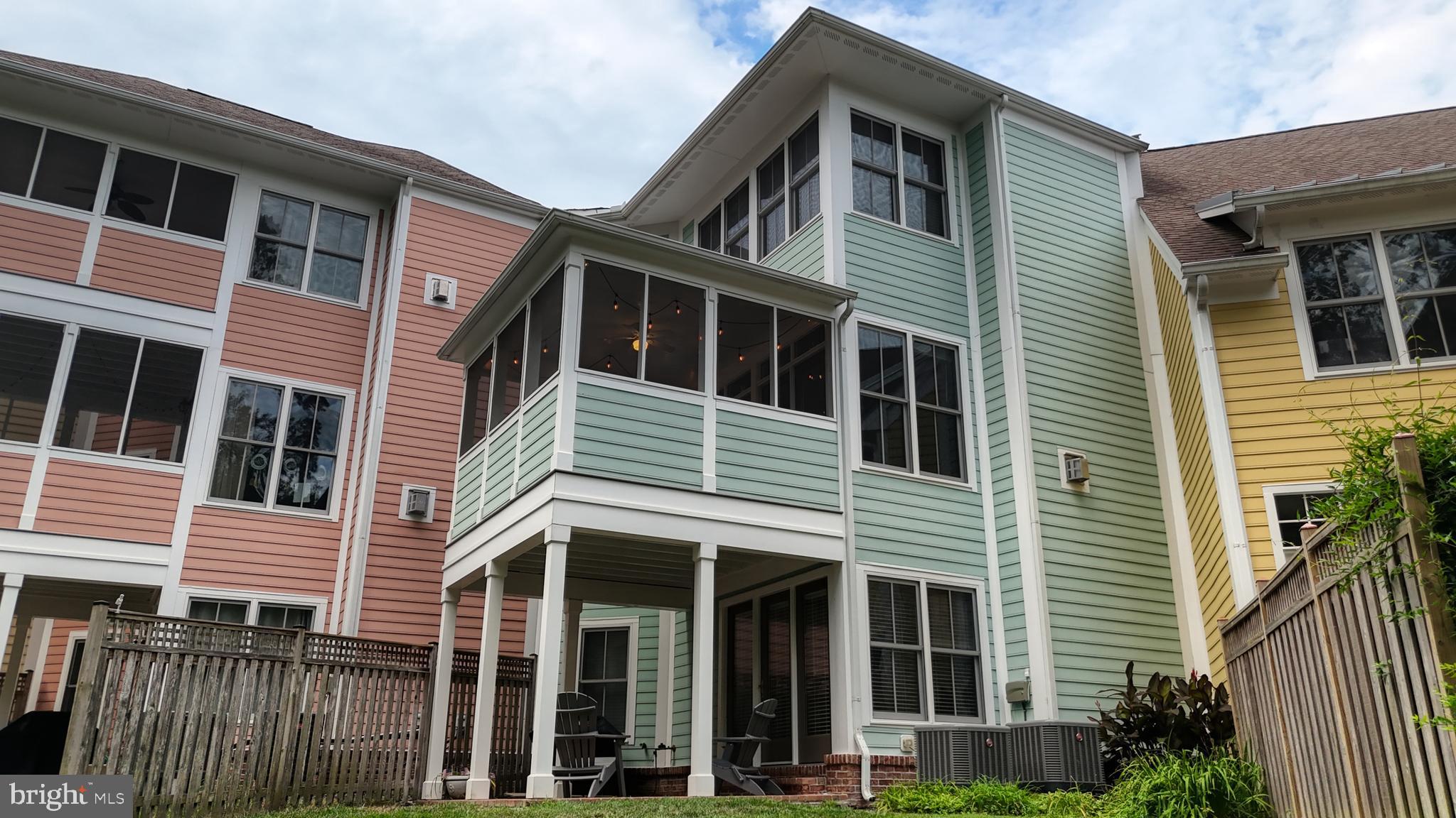 33114 AMBLING WAY 60