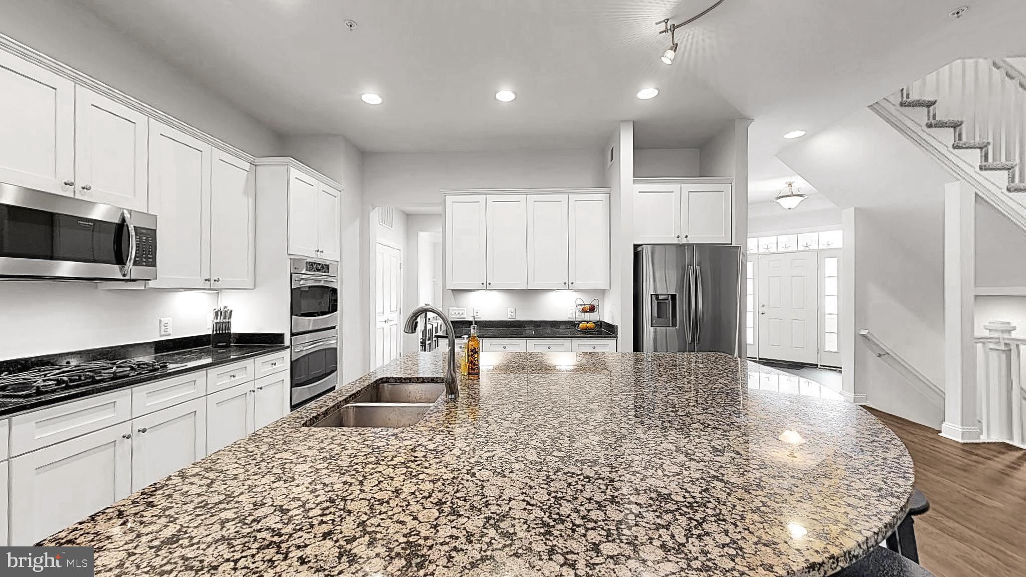 33114 AMBLING WAY 60