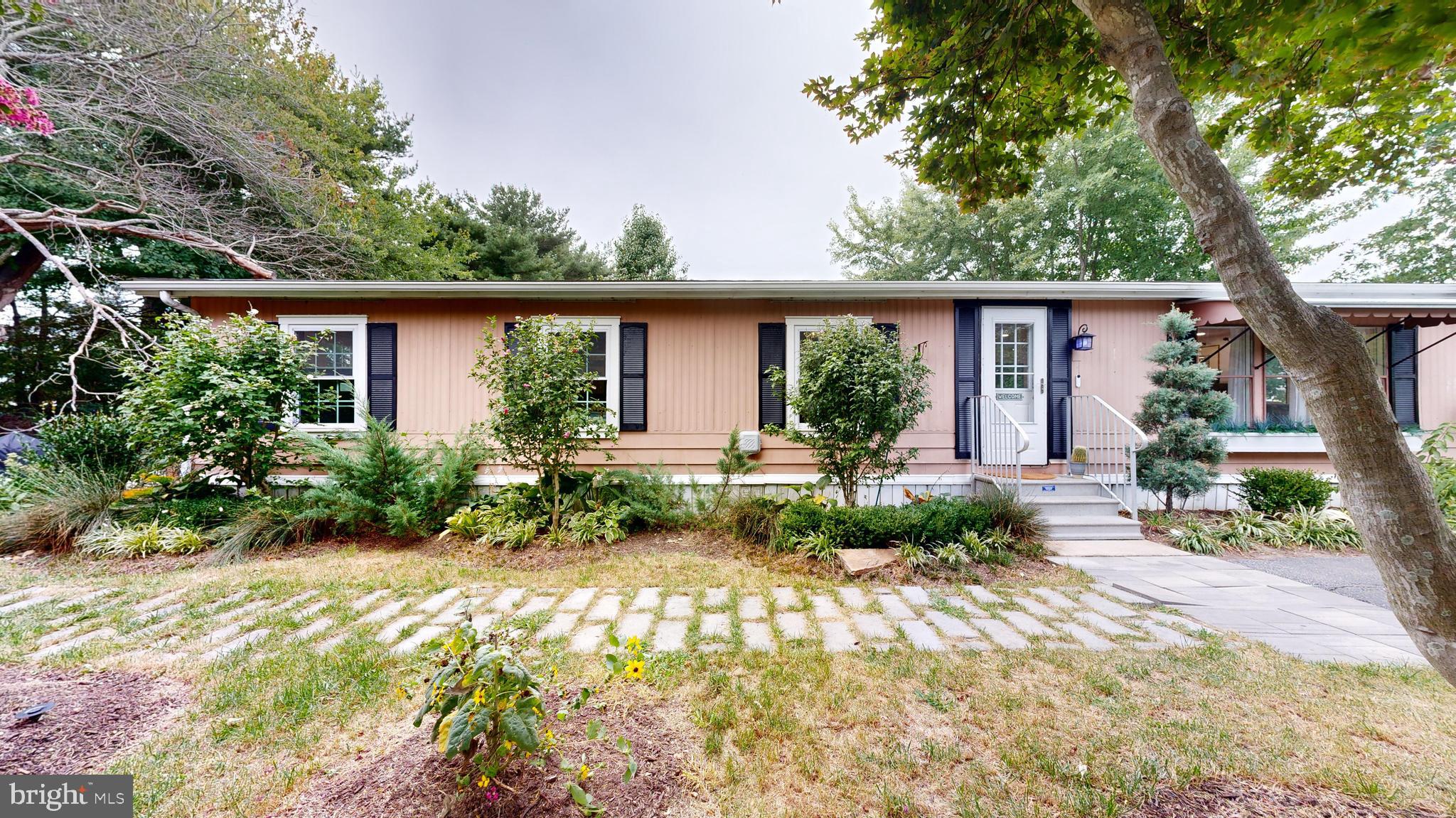 21 COLONIAL LANE